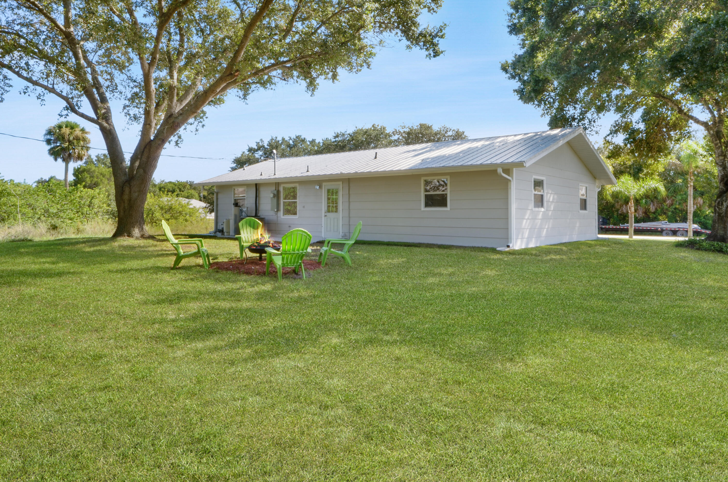 8745 98th Court Property Photo 5