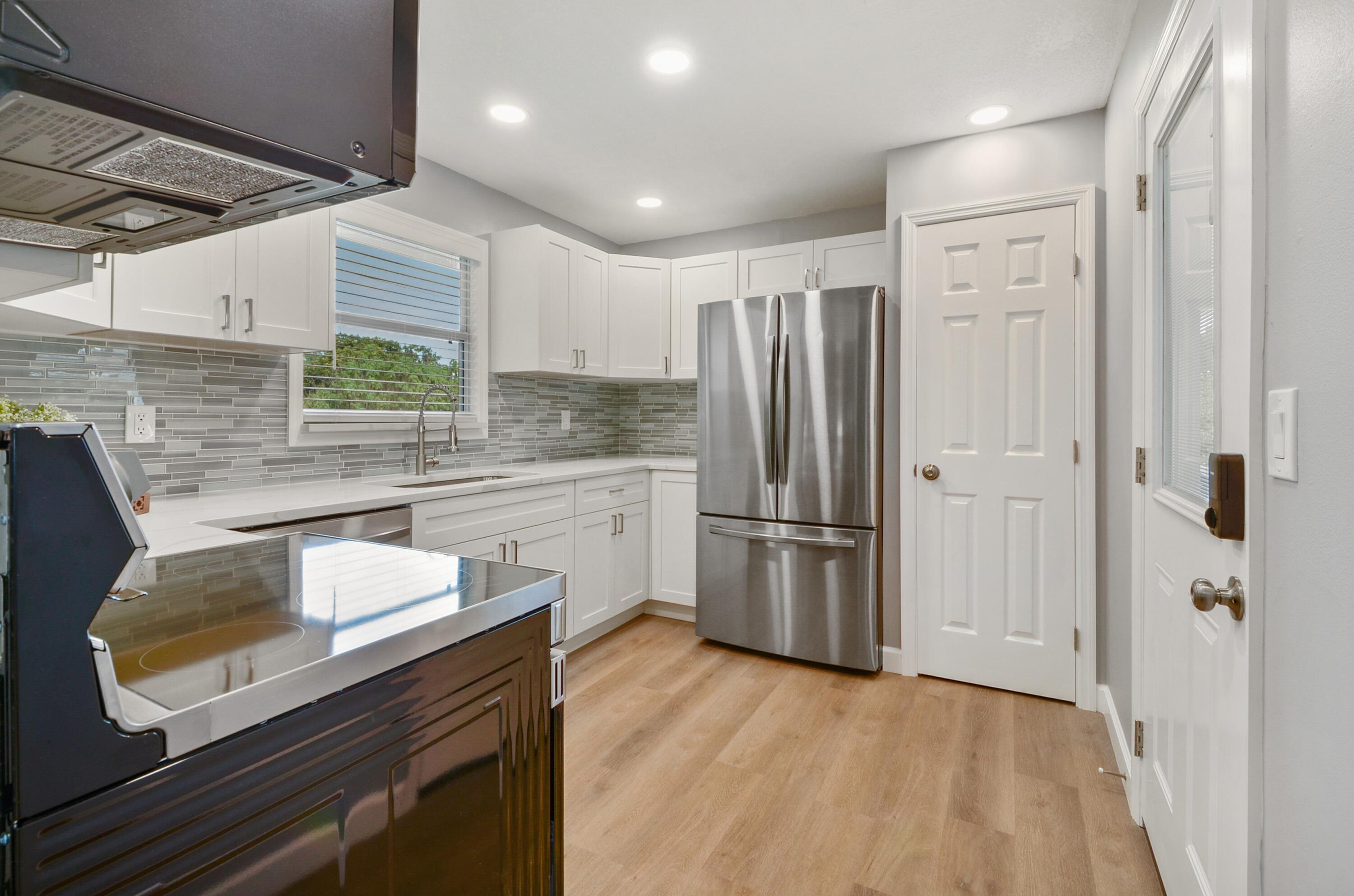 8745 98th Court Property Photo 10