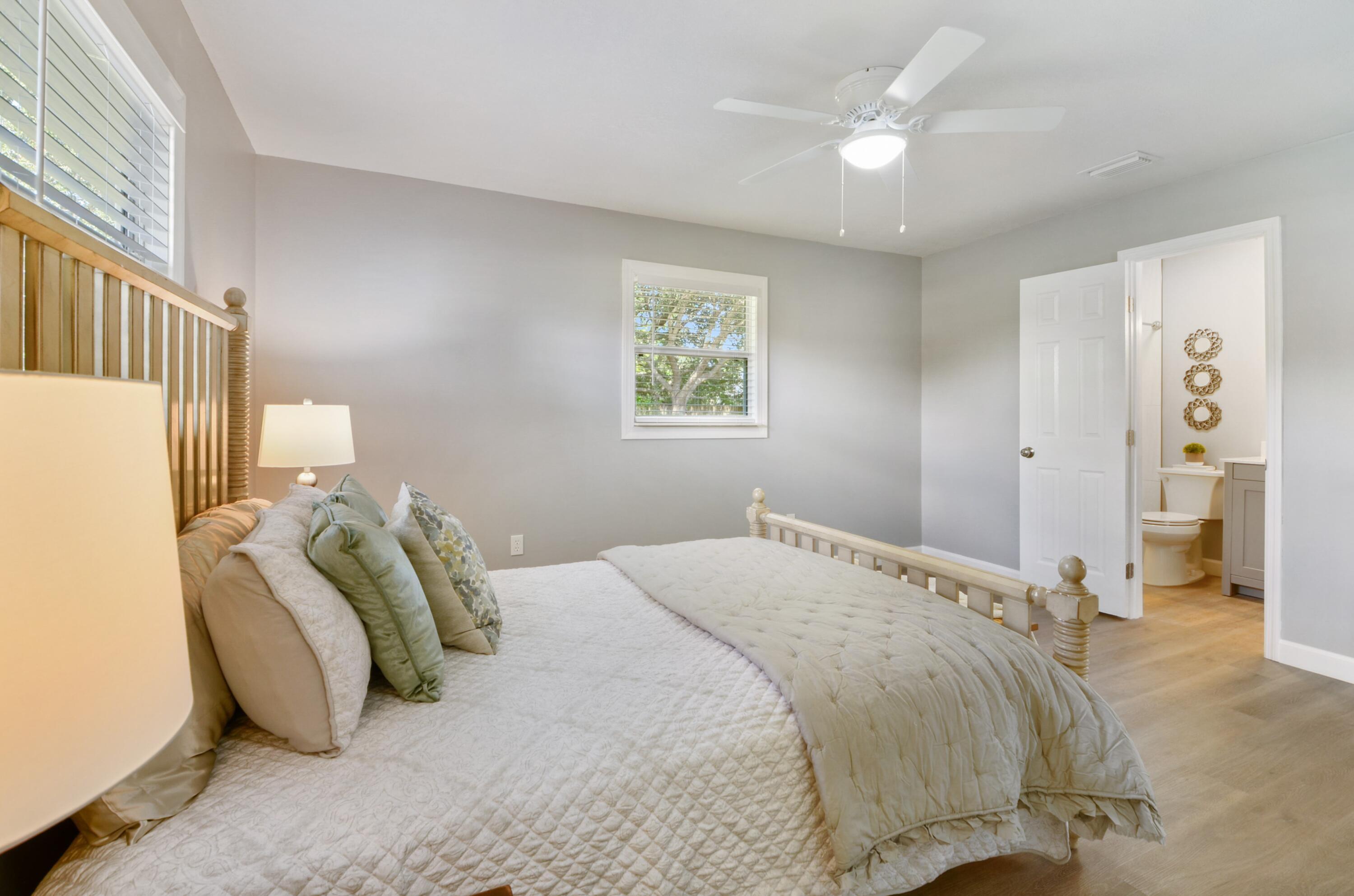 8745 98th Court Property Photo 16