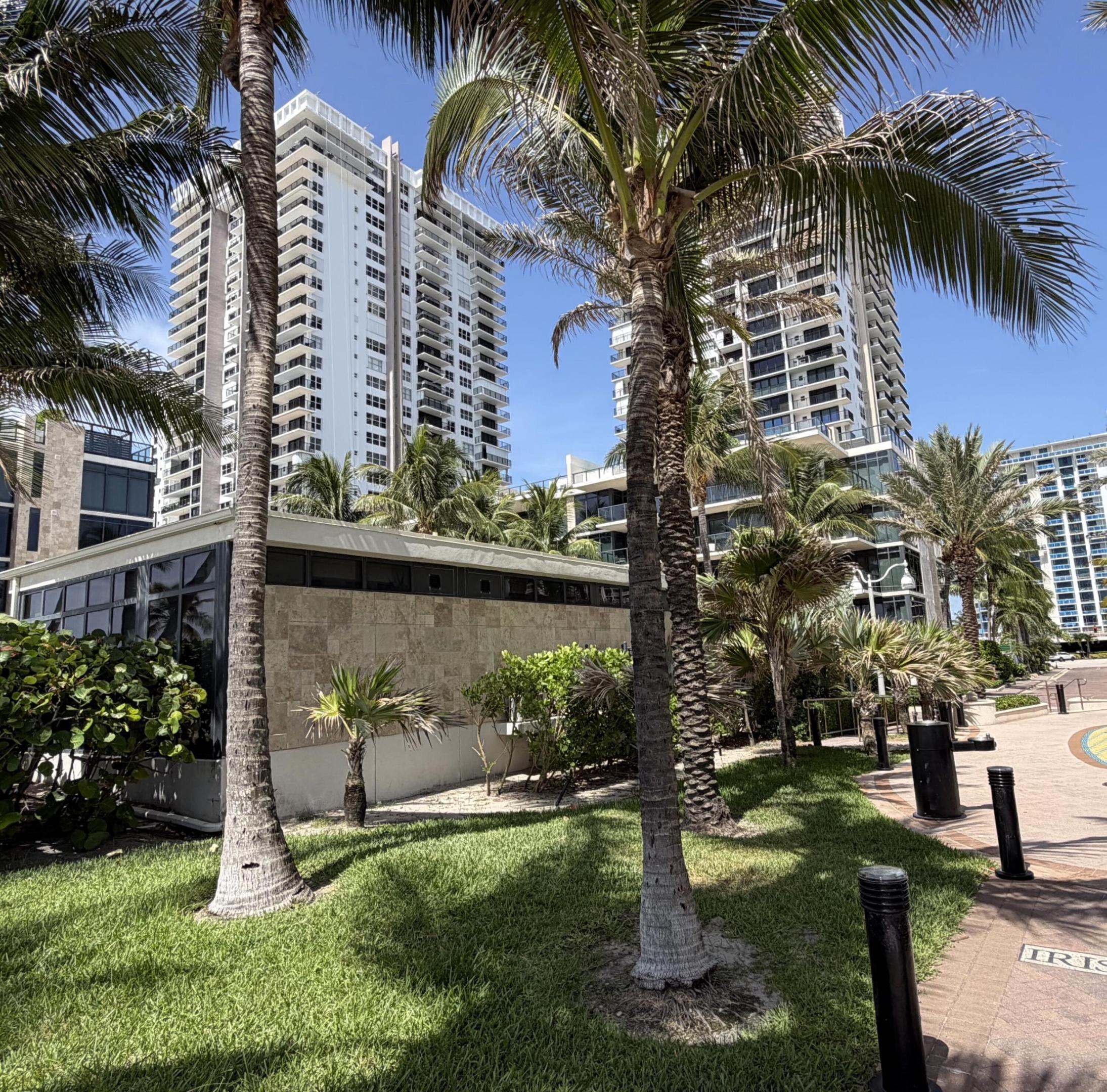 2101 S Ocean Drive 505 Property Photo 2