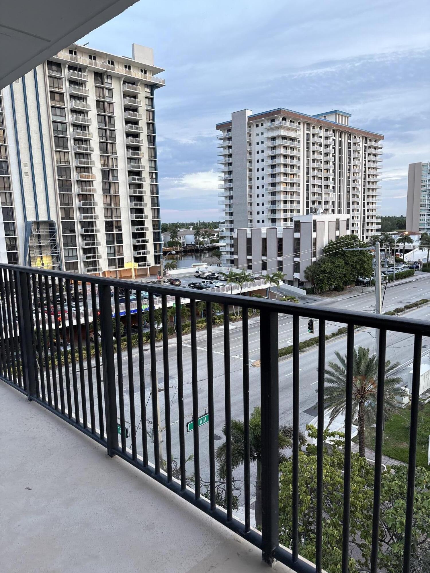 2101 S Ocean Drive 505 Property Photo 31