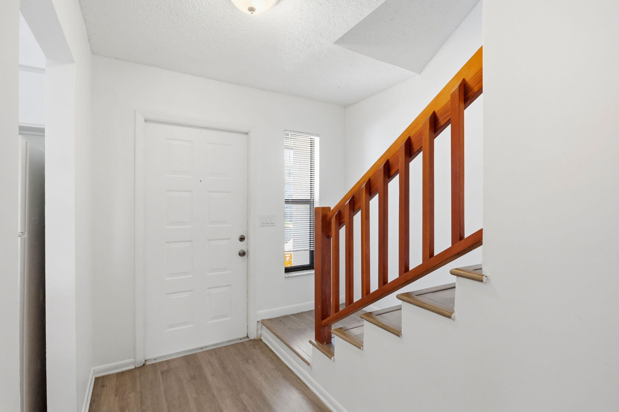 2305 Seaside Drive Property Photo 3