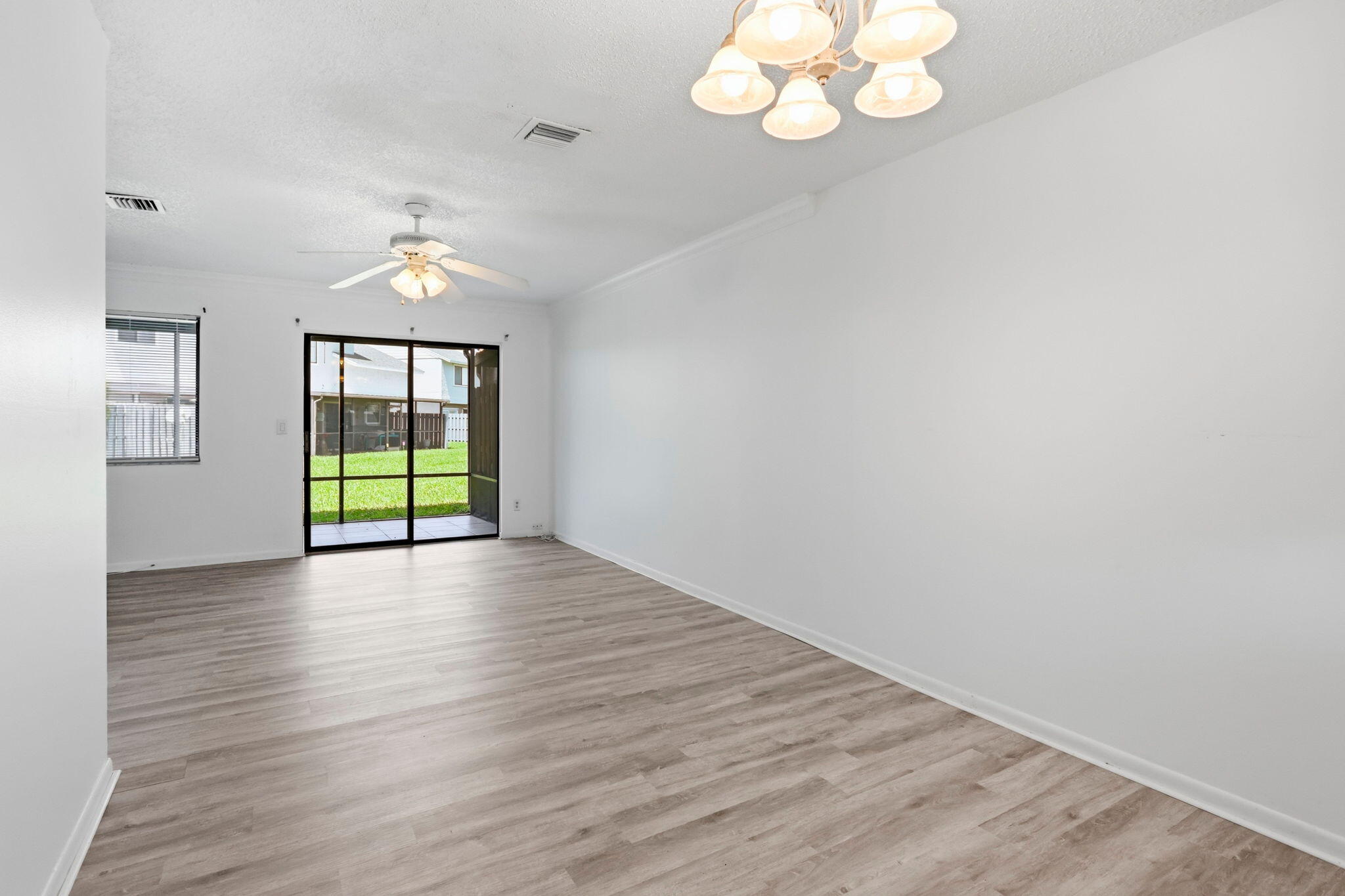 2305 Seaside Drive Property Photo 5