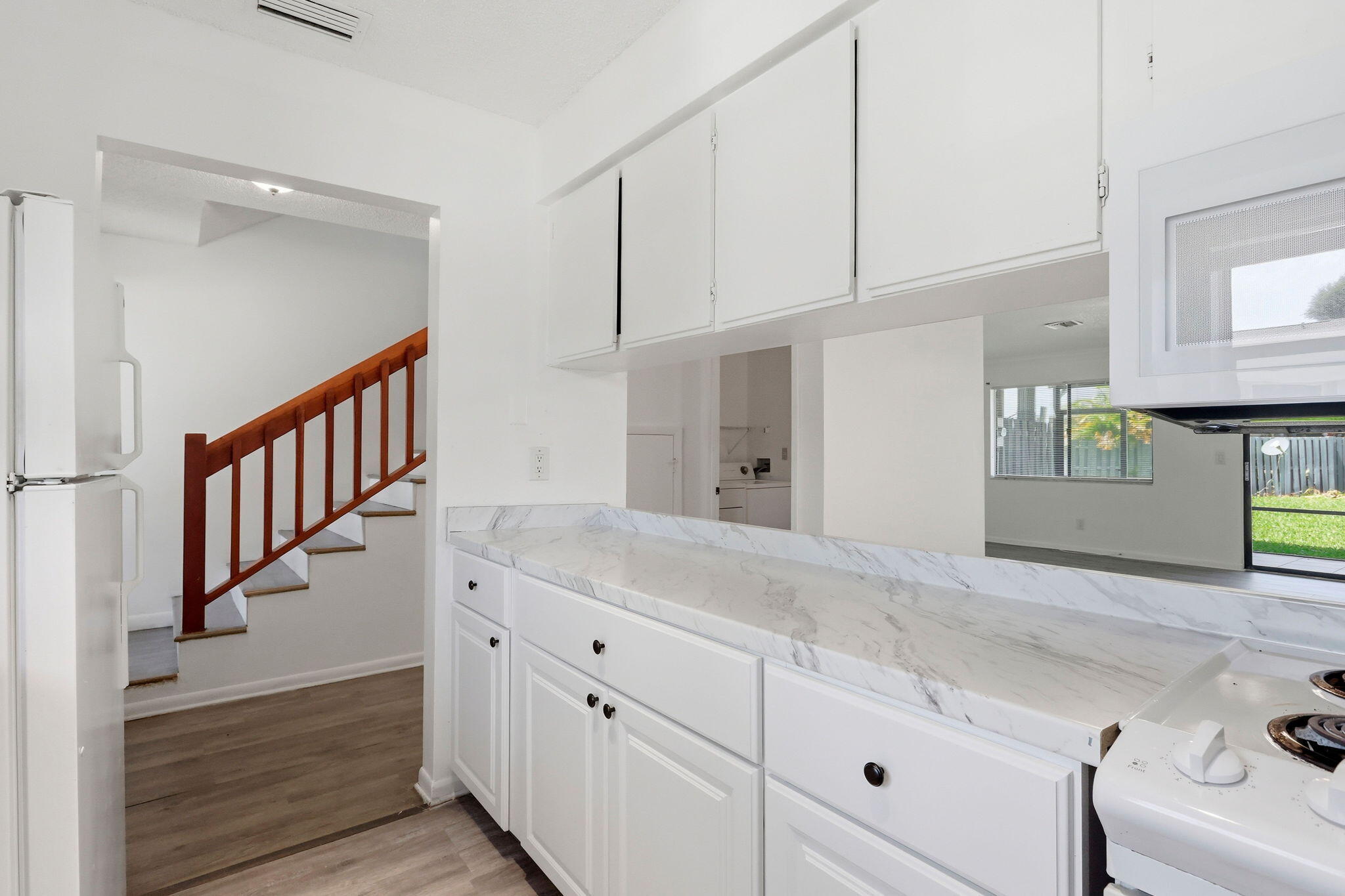 2305 Seaside Drive Property Photo 11