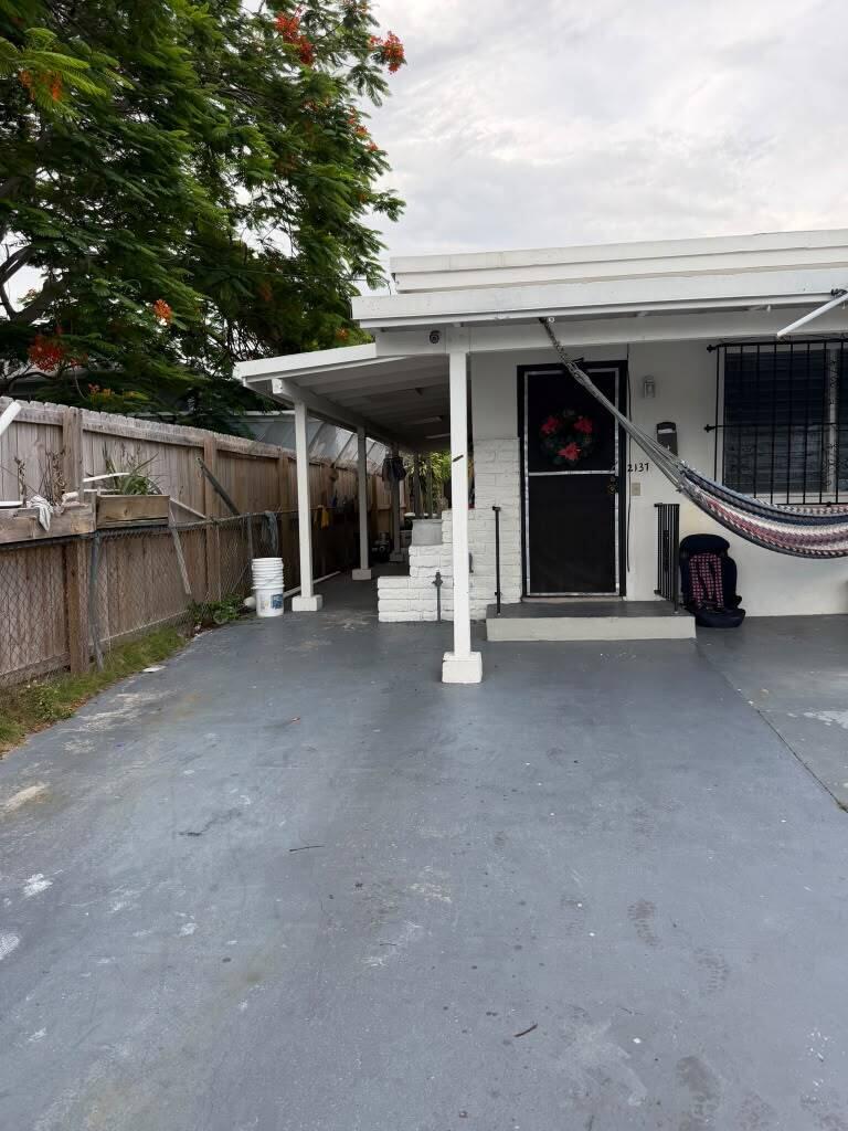 2137 NW 1st Terrace #R Property Photo 1