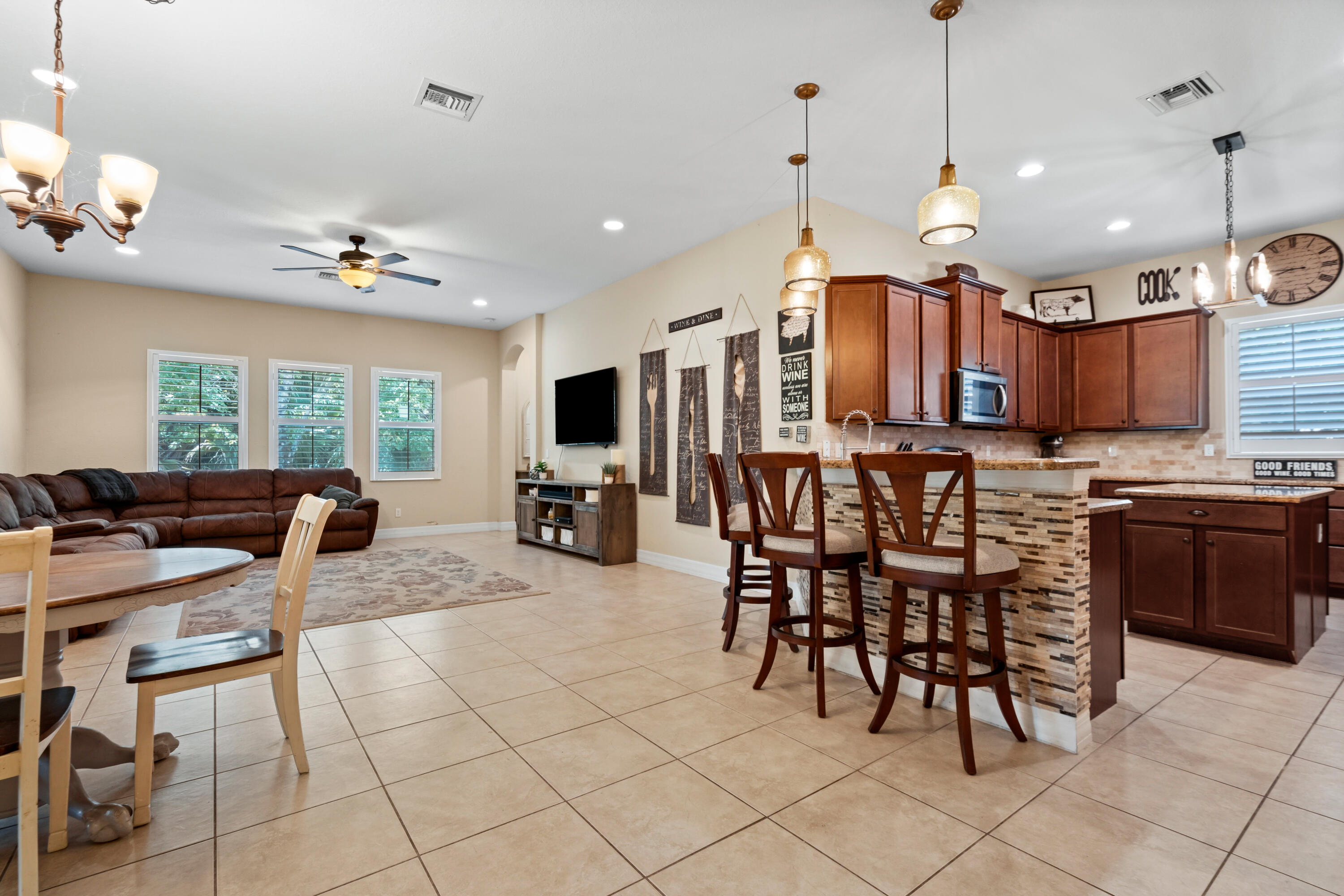 6019 Sw Longspur Lane Property Photo 13