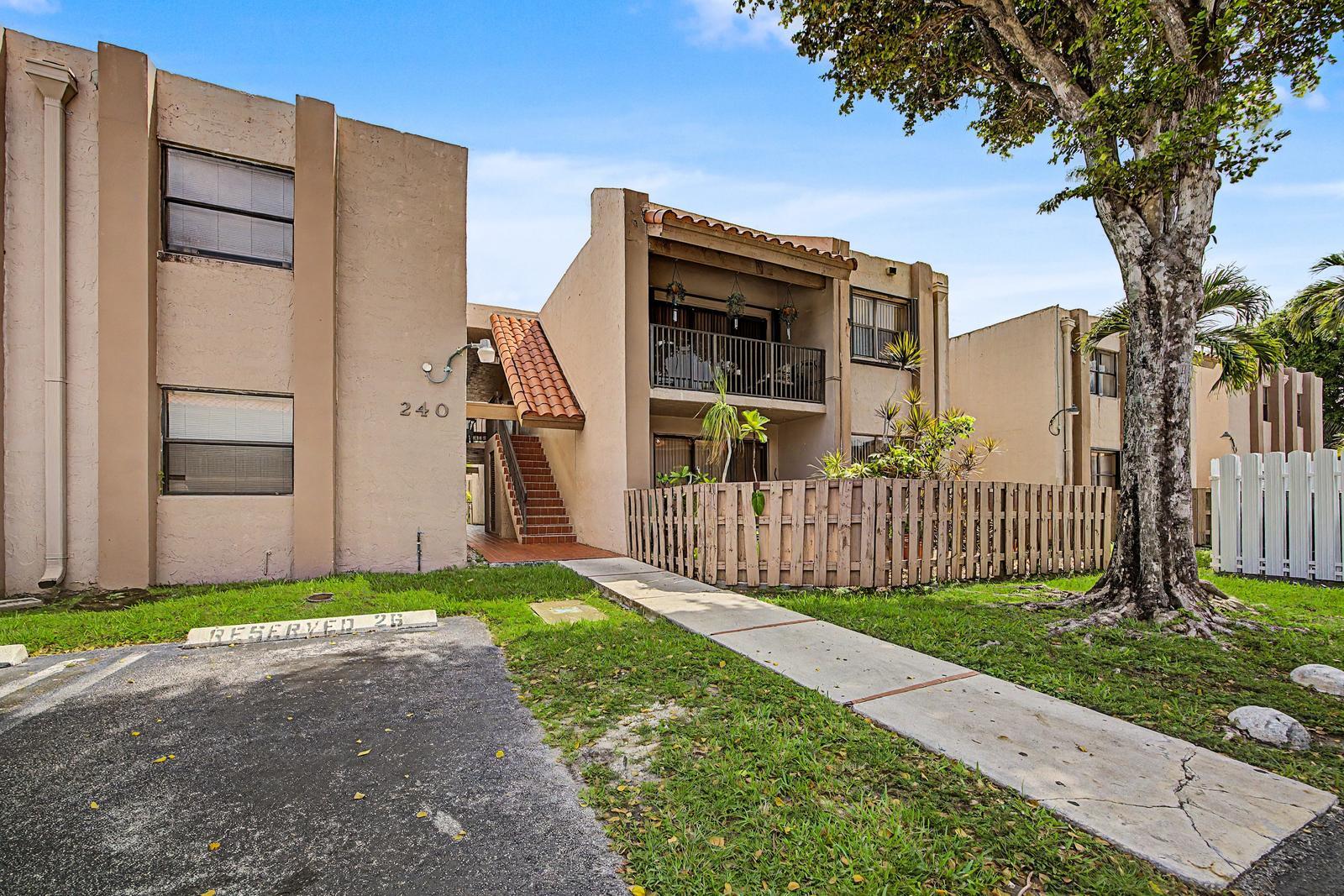 240 W Park Drive 201-4
