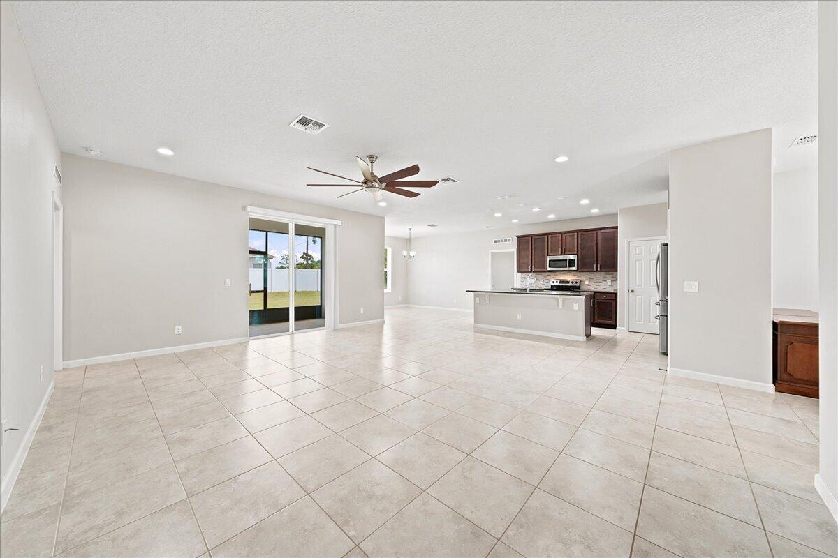 777 Indigo Street Se Property Photo 11