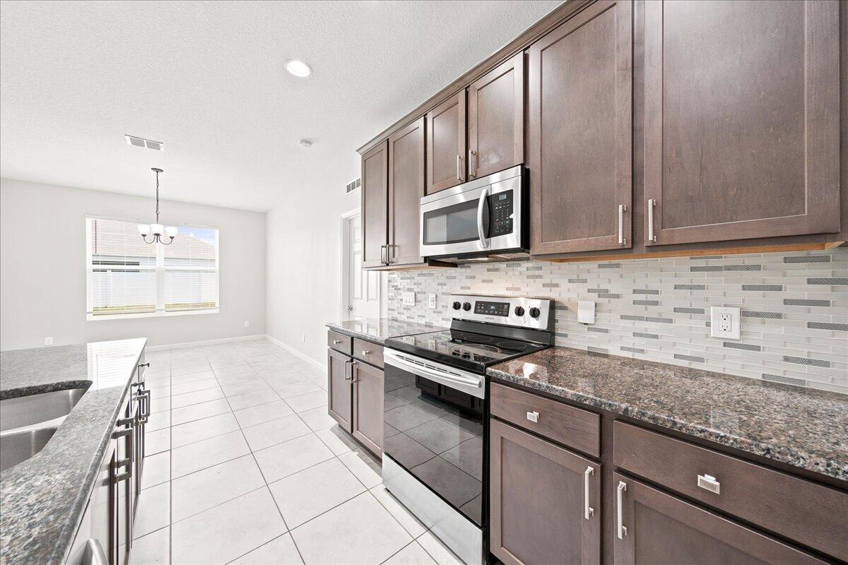 777 Indigo Street Se Property Photo 14