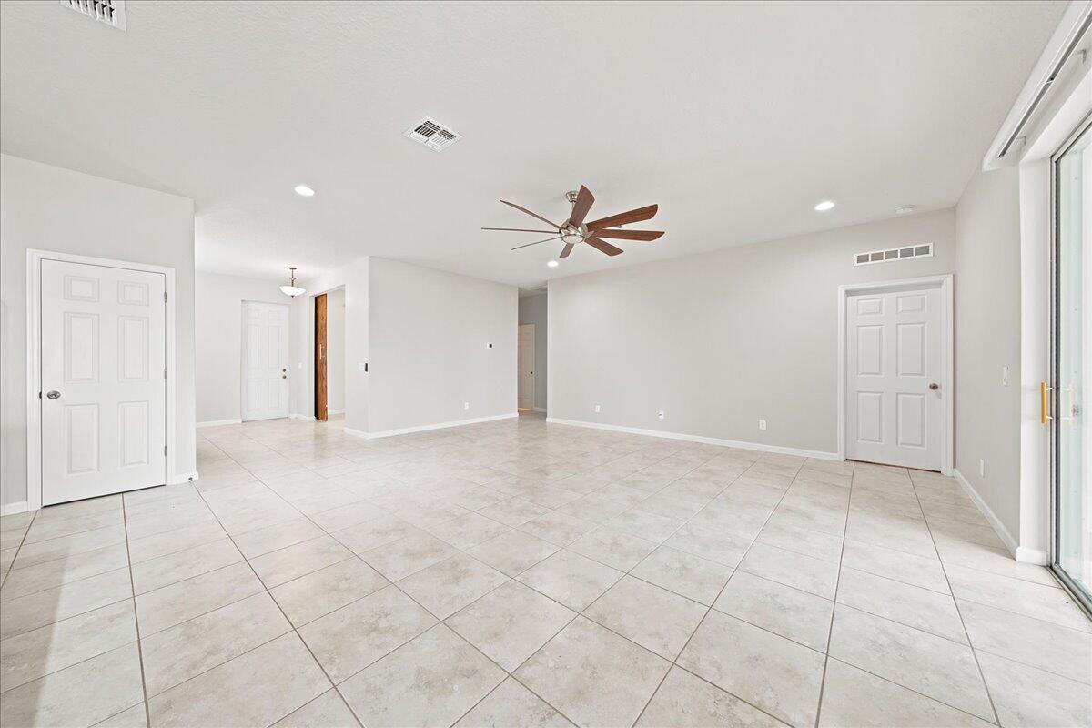 777 Indigo Street Se Property Photo 18