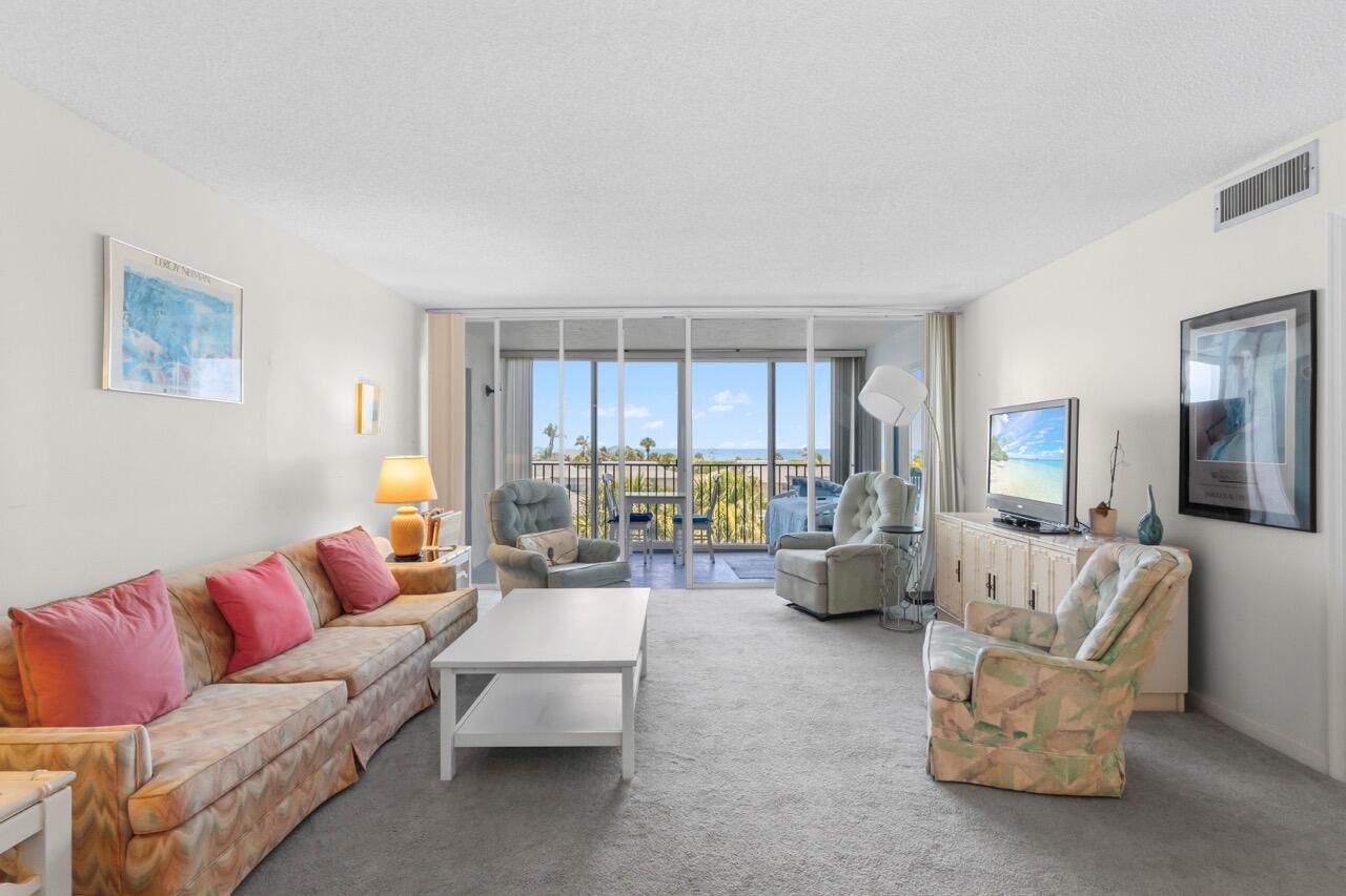 2400 S Ocean Drive 7242 Property Photo 2