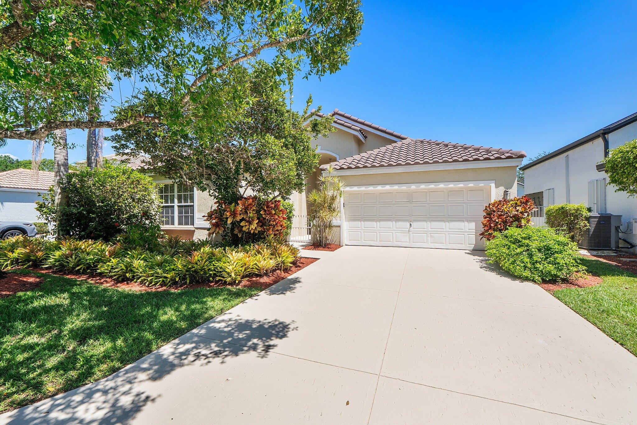 2016 Island Circle Property Photo 2