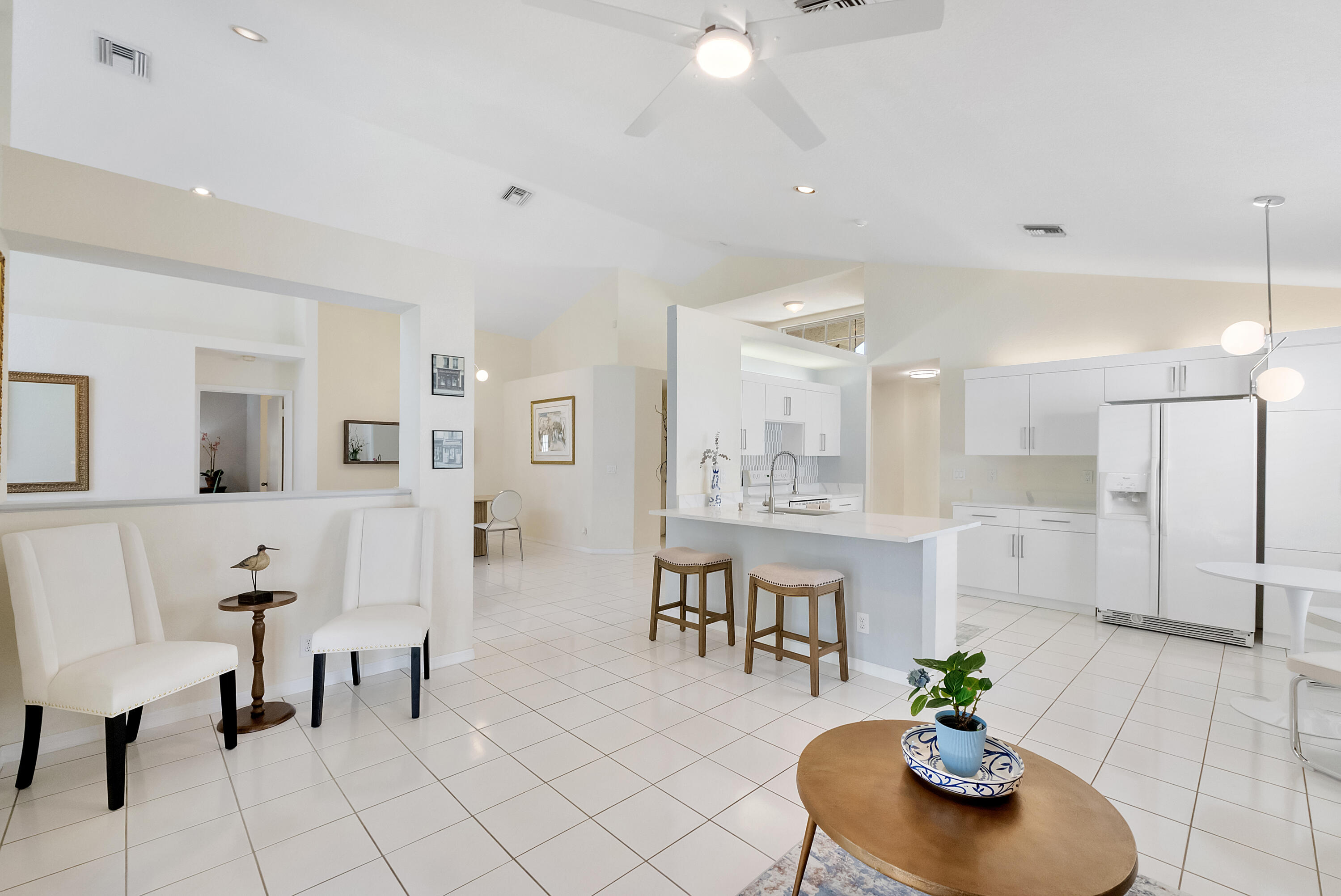 2016 Island Circle Property Photo 6