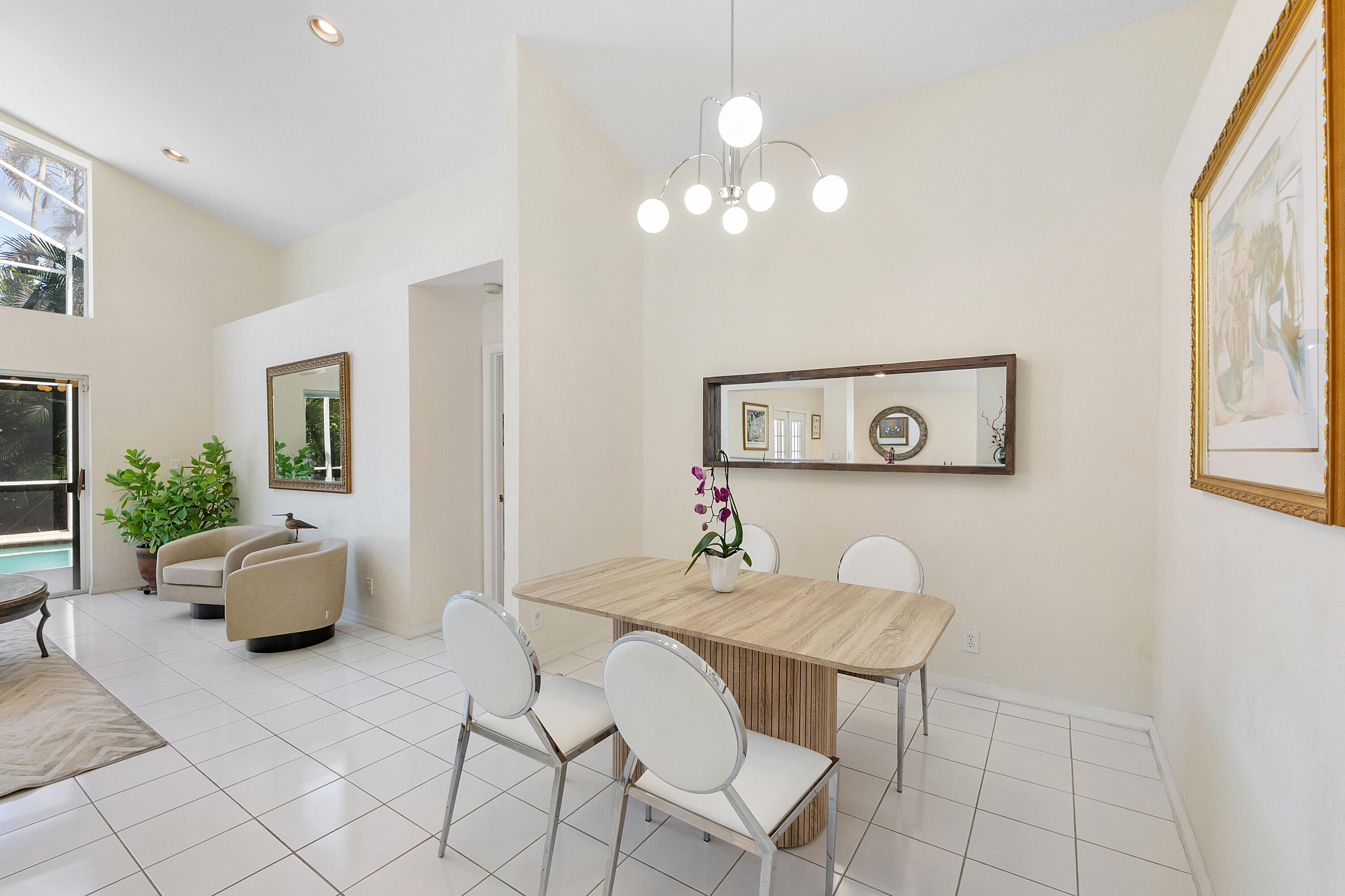2016 Island Circle Property Photo 9