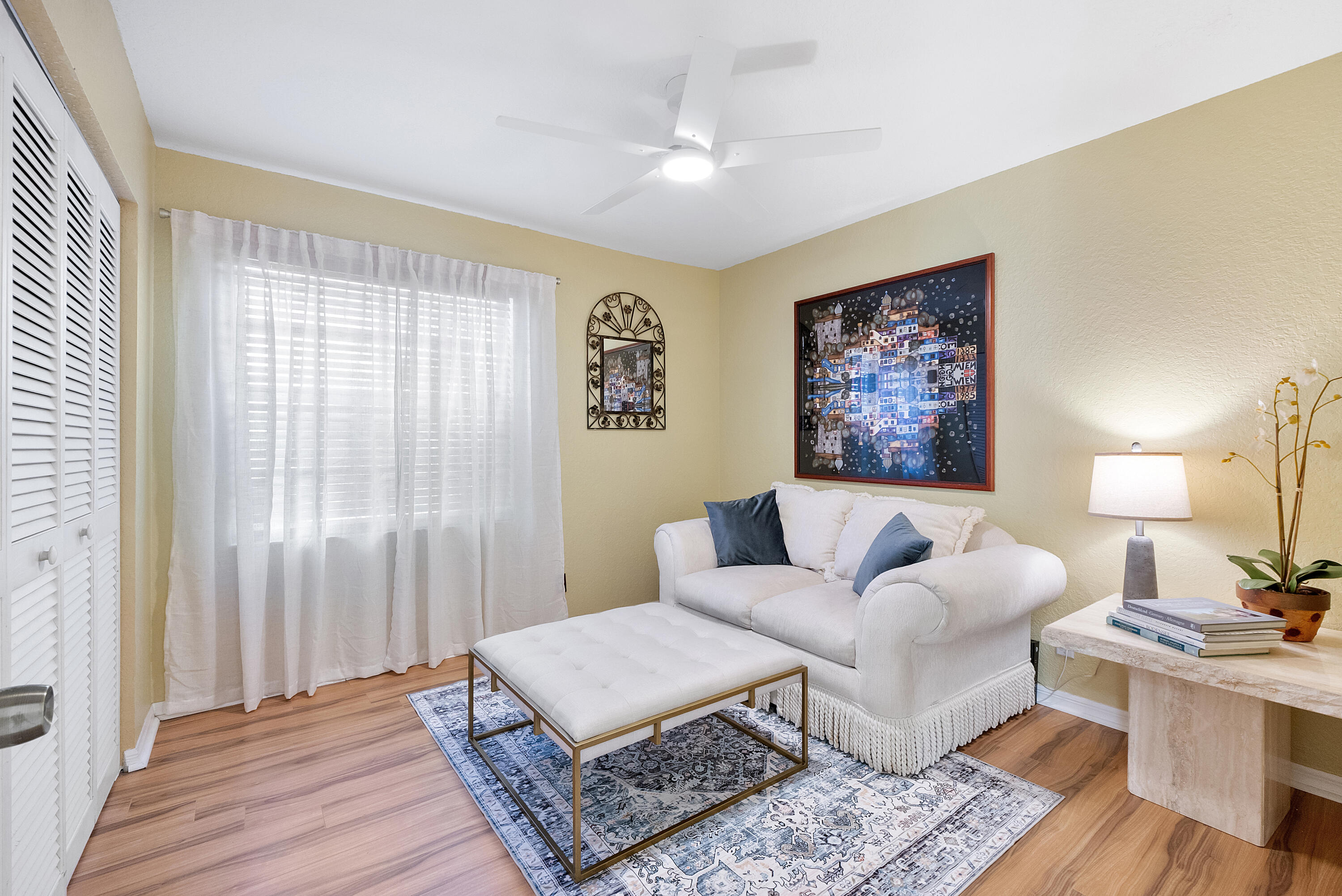 2016 Island Circle Property Photo 13
