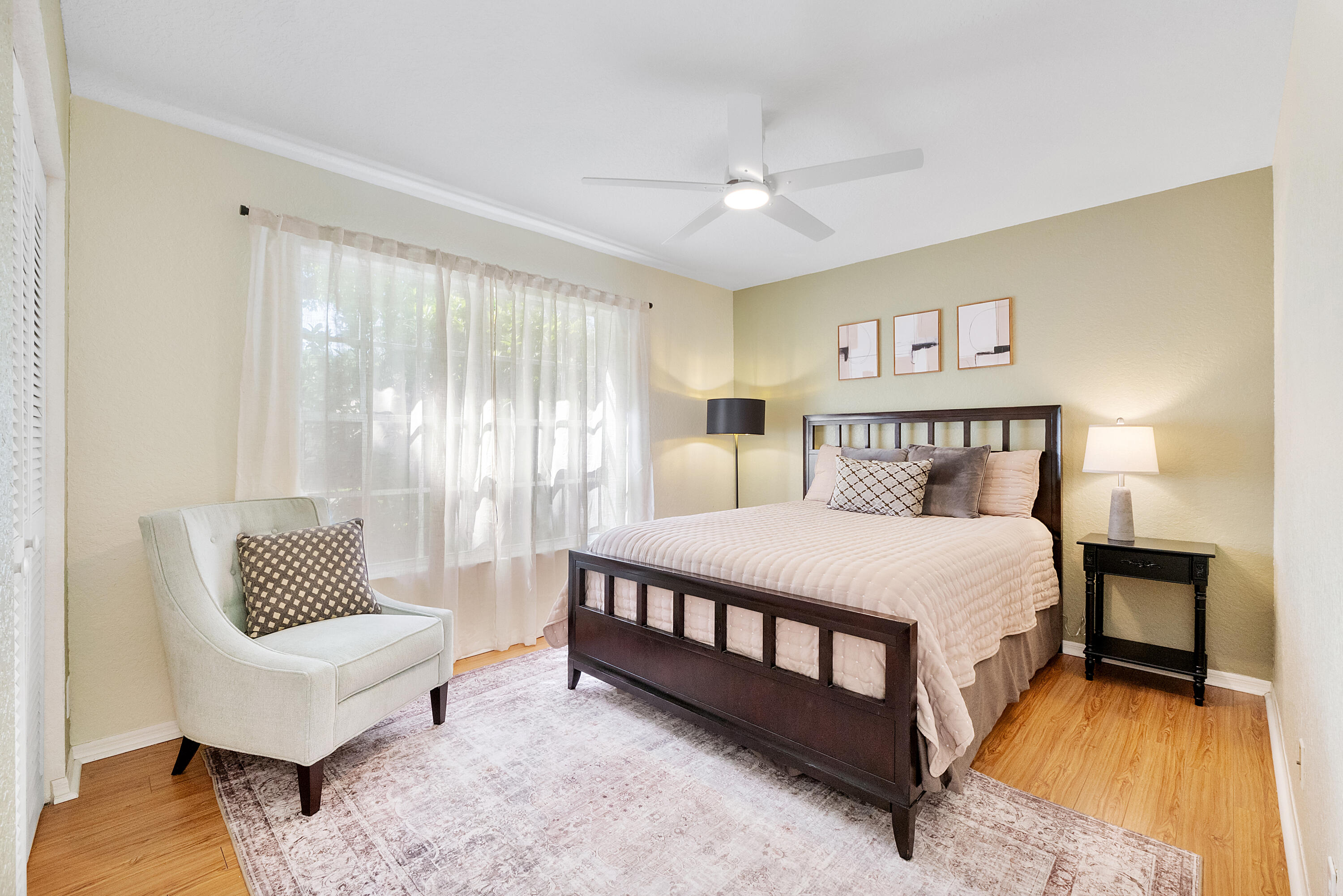 2016 Island Circle Property Photo 14