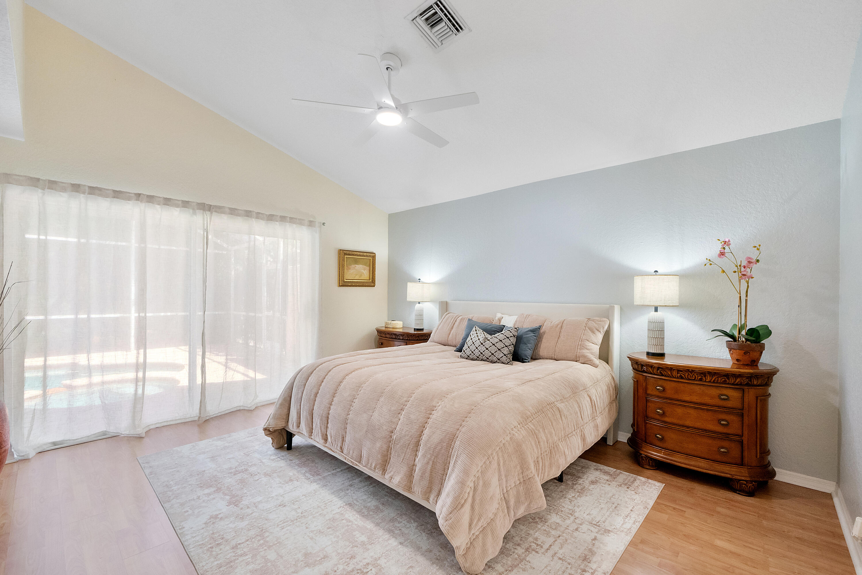 2016 Island Circle Property Photo 18