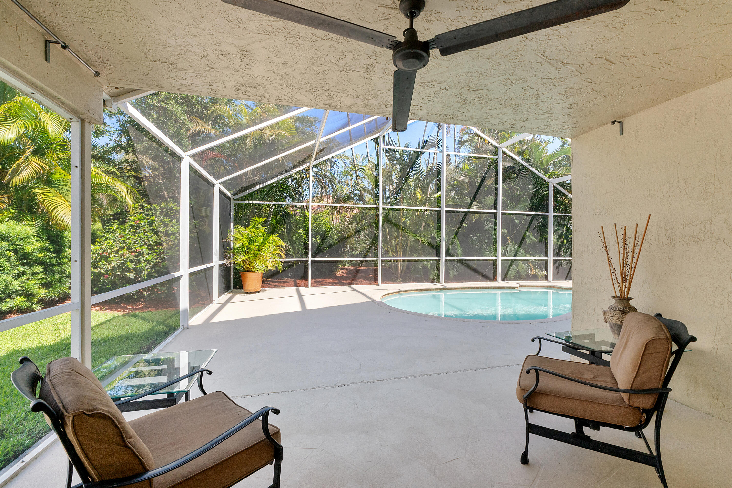 2016 Island Circle Property Photo 19