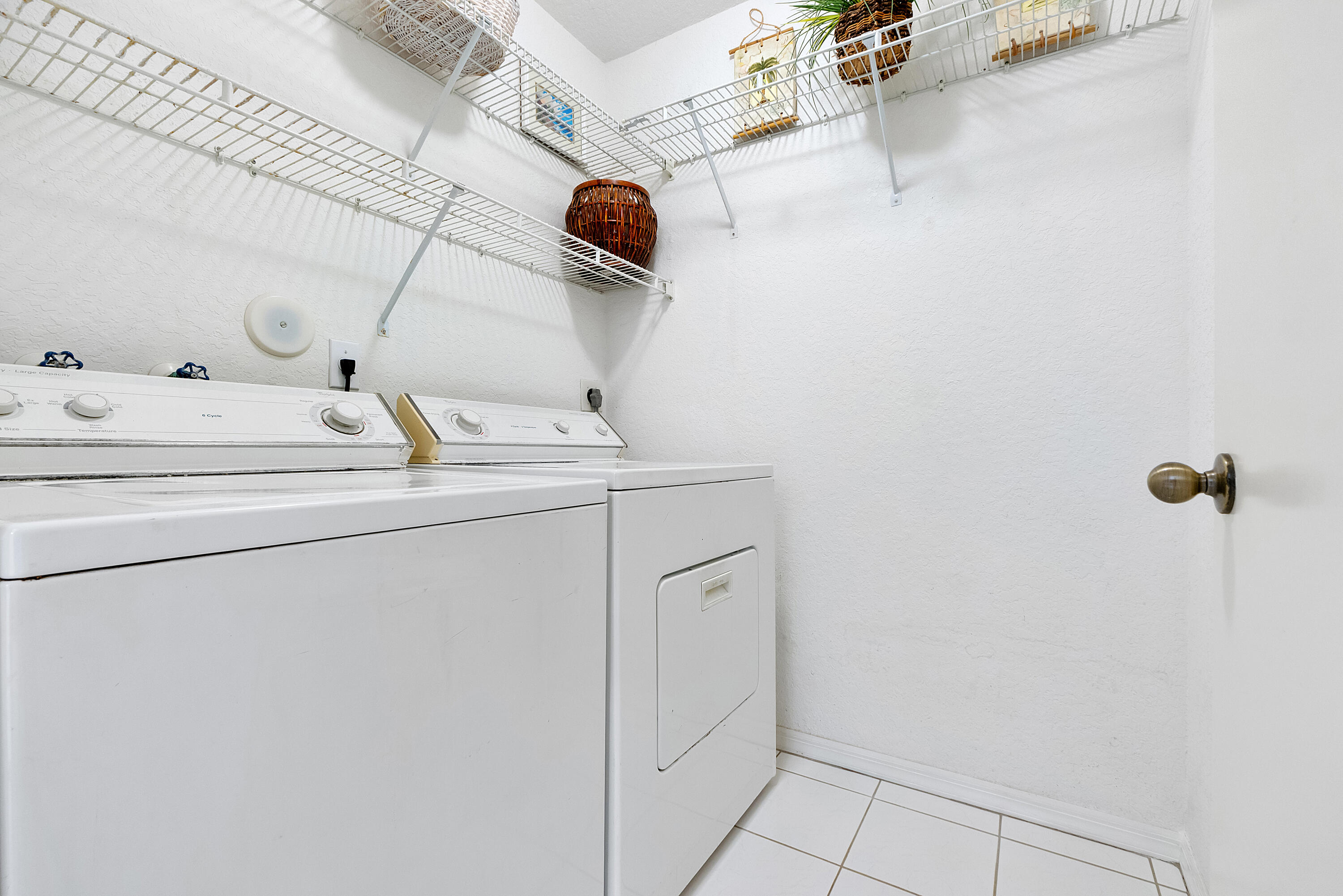 2016 Island Circle Property Photo 21