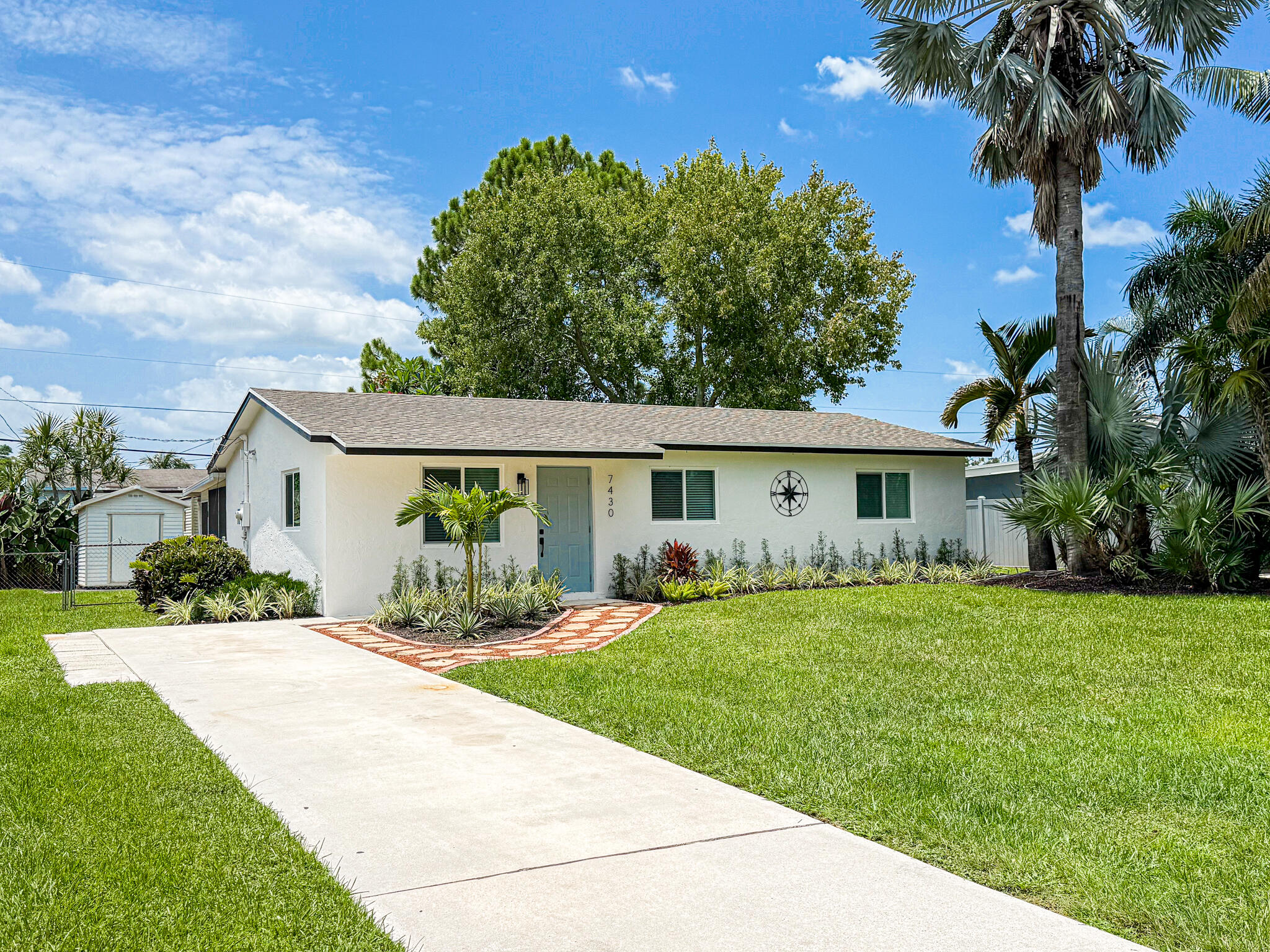 7430 Cocoanut Drive Property Photo 1