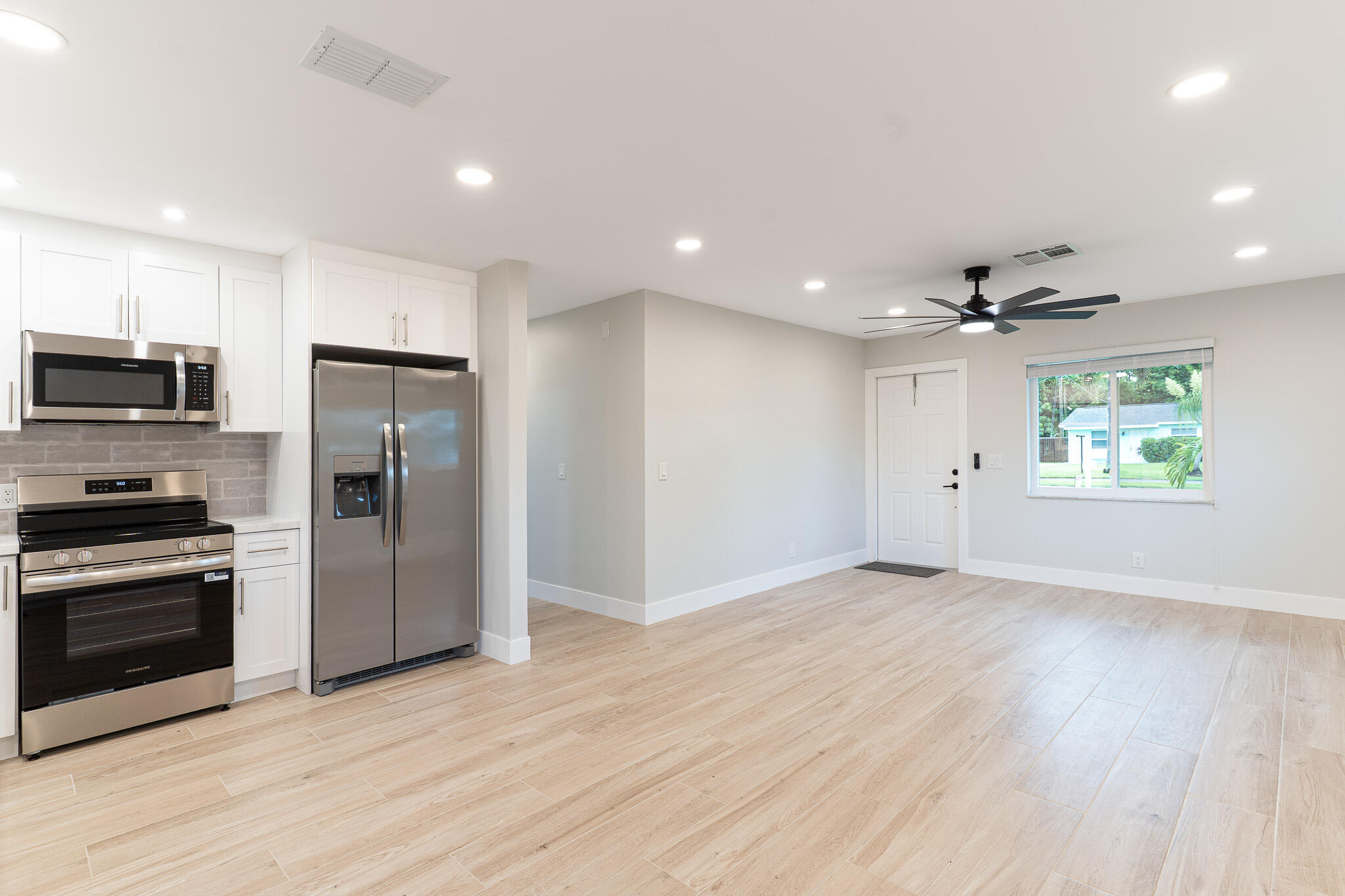 7430 Cocoanut Drive Property Photo 6