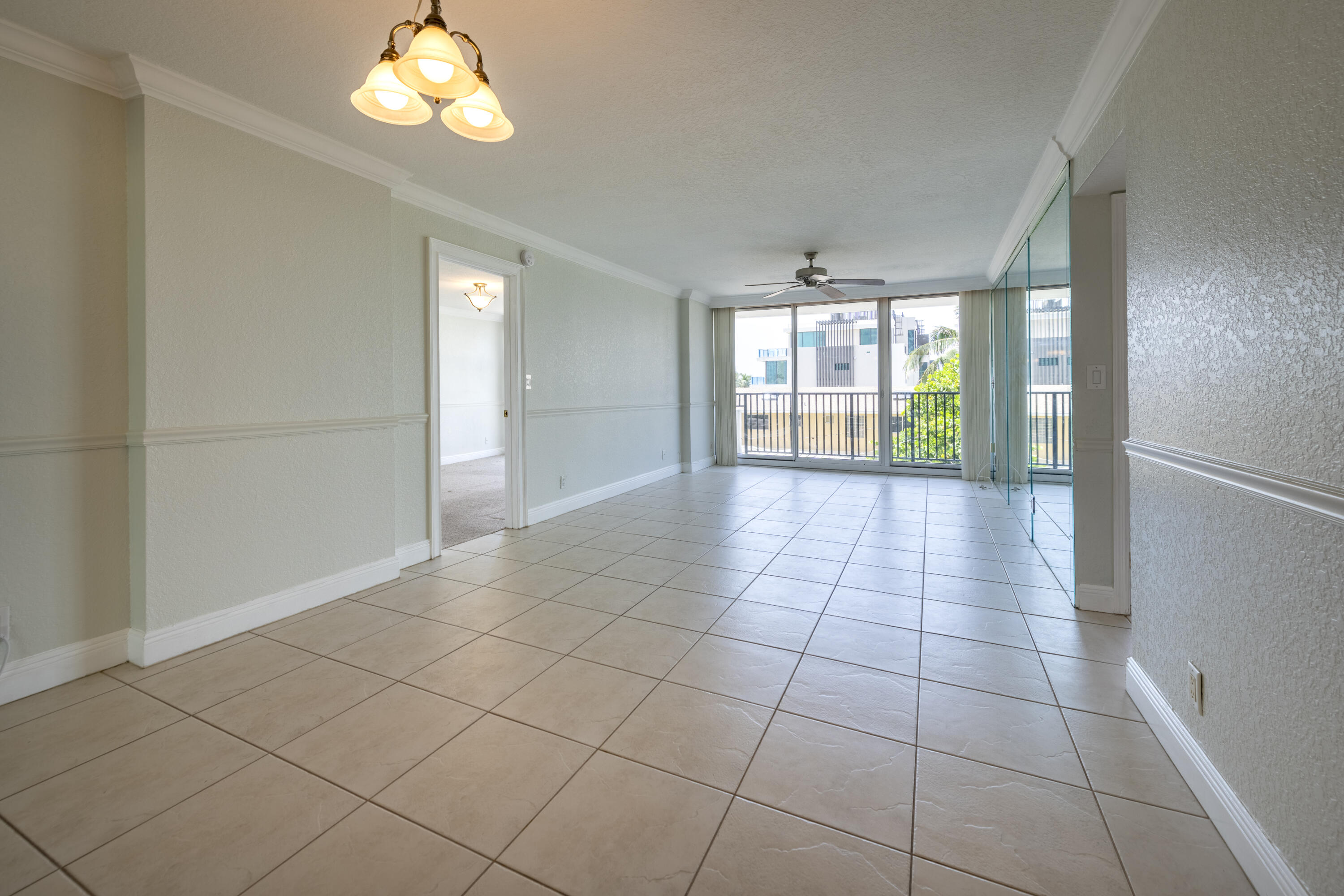 525 N Ocean Boulevard 423 Property Photo 3