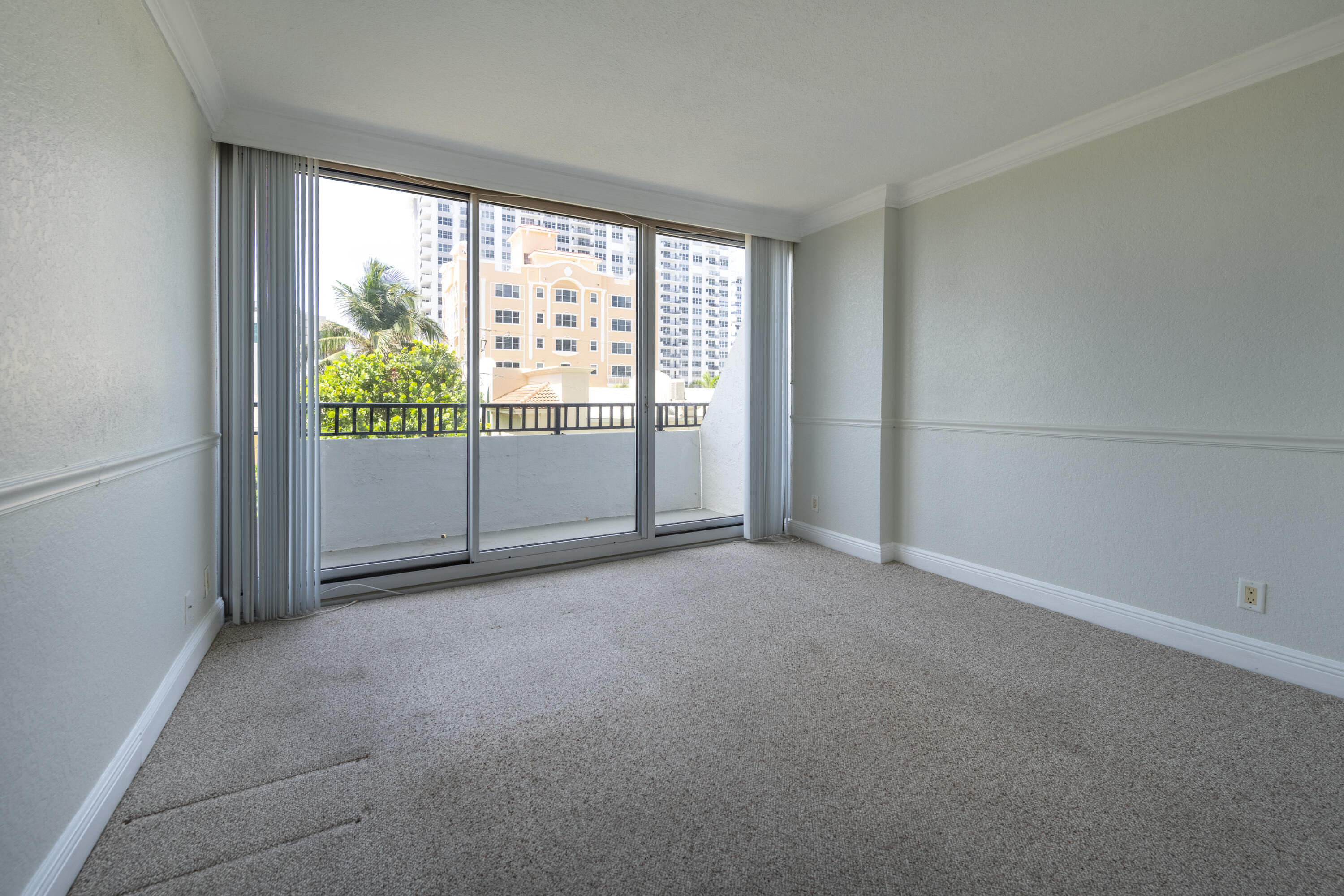 525 N Ocean Boulevard 423 Property Photo 13