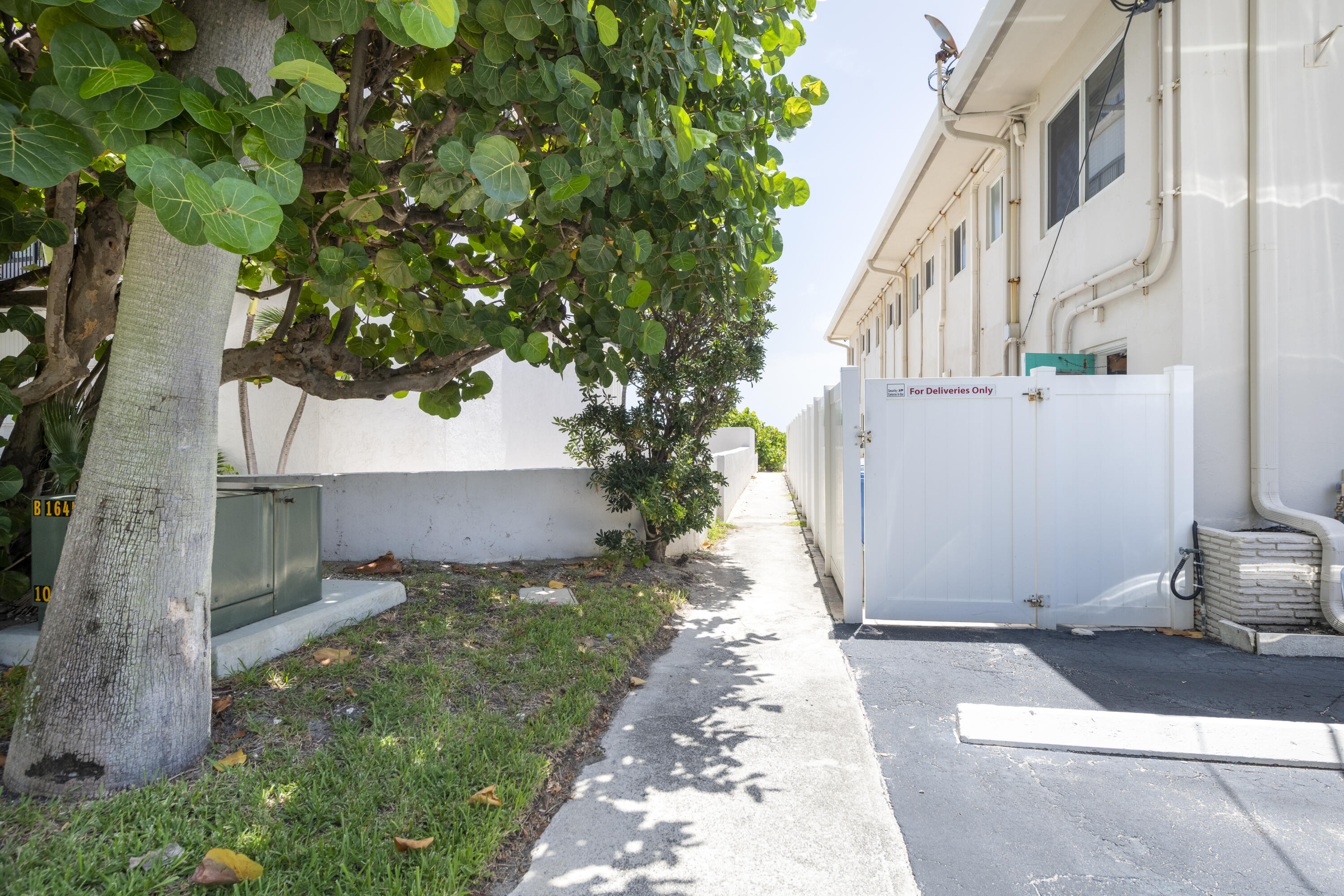 525 N Ocean Boulevard 423 Property Photo 33