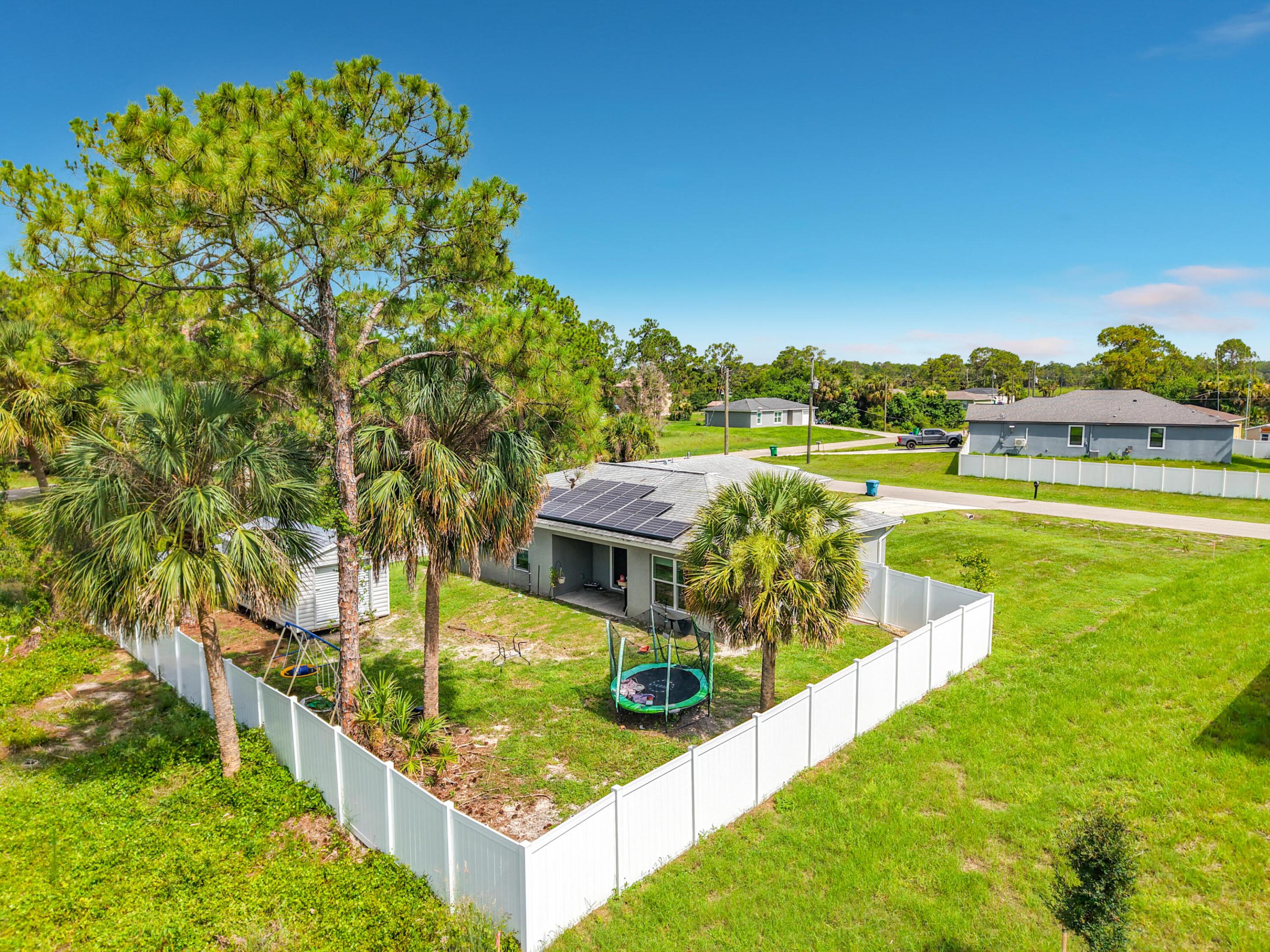 5042 Se Tradewinds Circle Property Photo 10