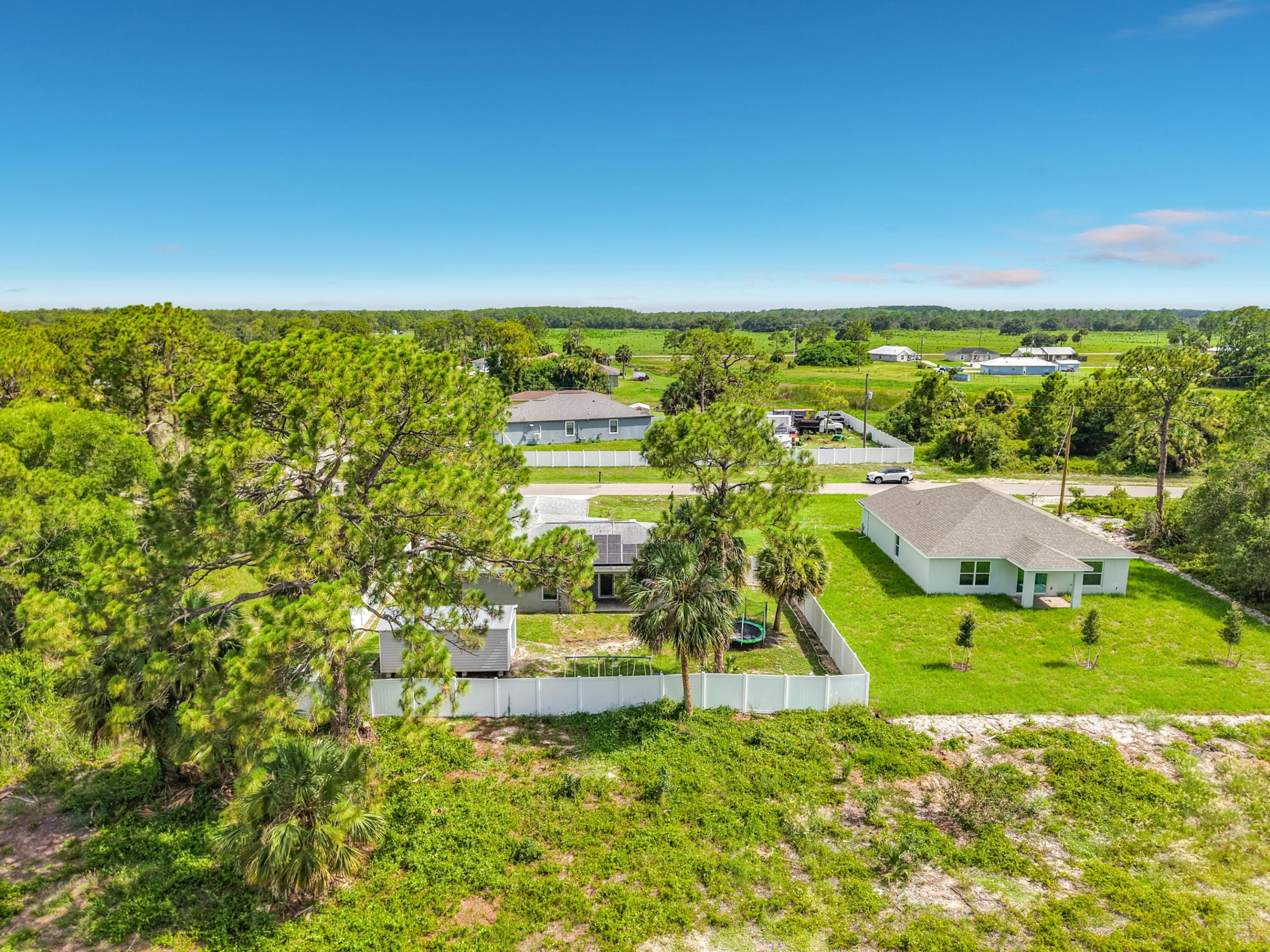 5042 Se Tradewinds Circle Property Photo 11