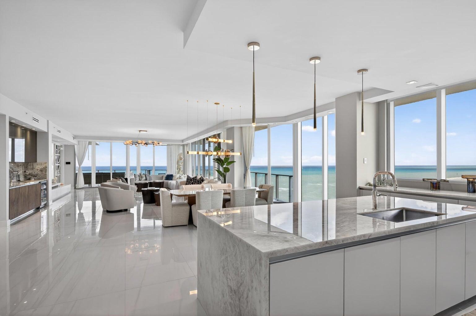 3100 N Ocean Drive H-ph3 Property Photo 3