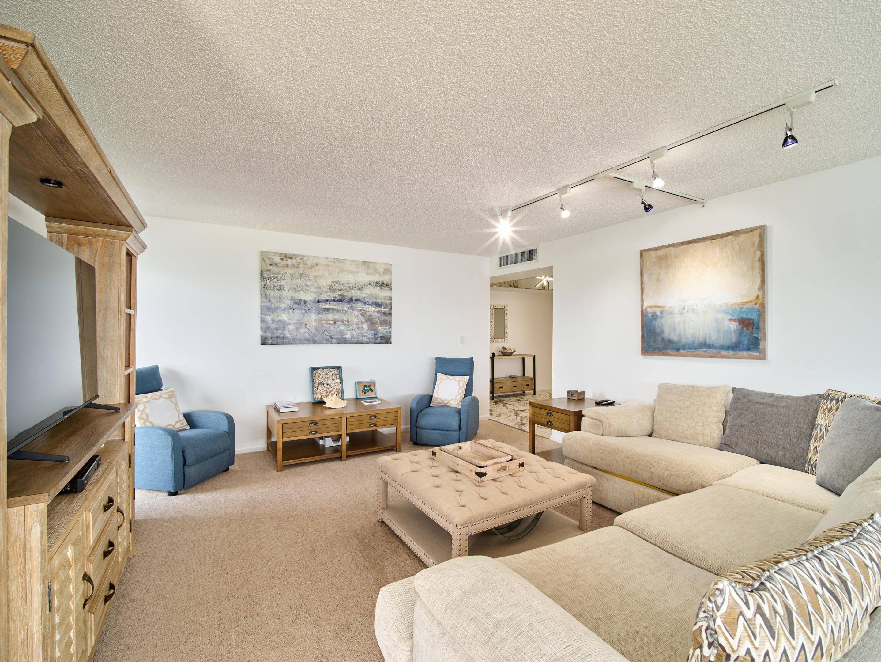 5550 N Ocean Drive 9d Property Photo 5
