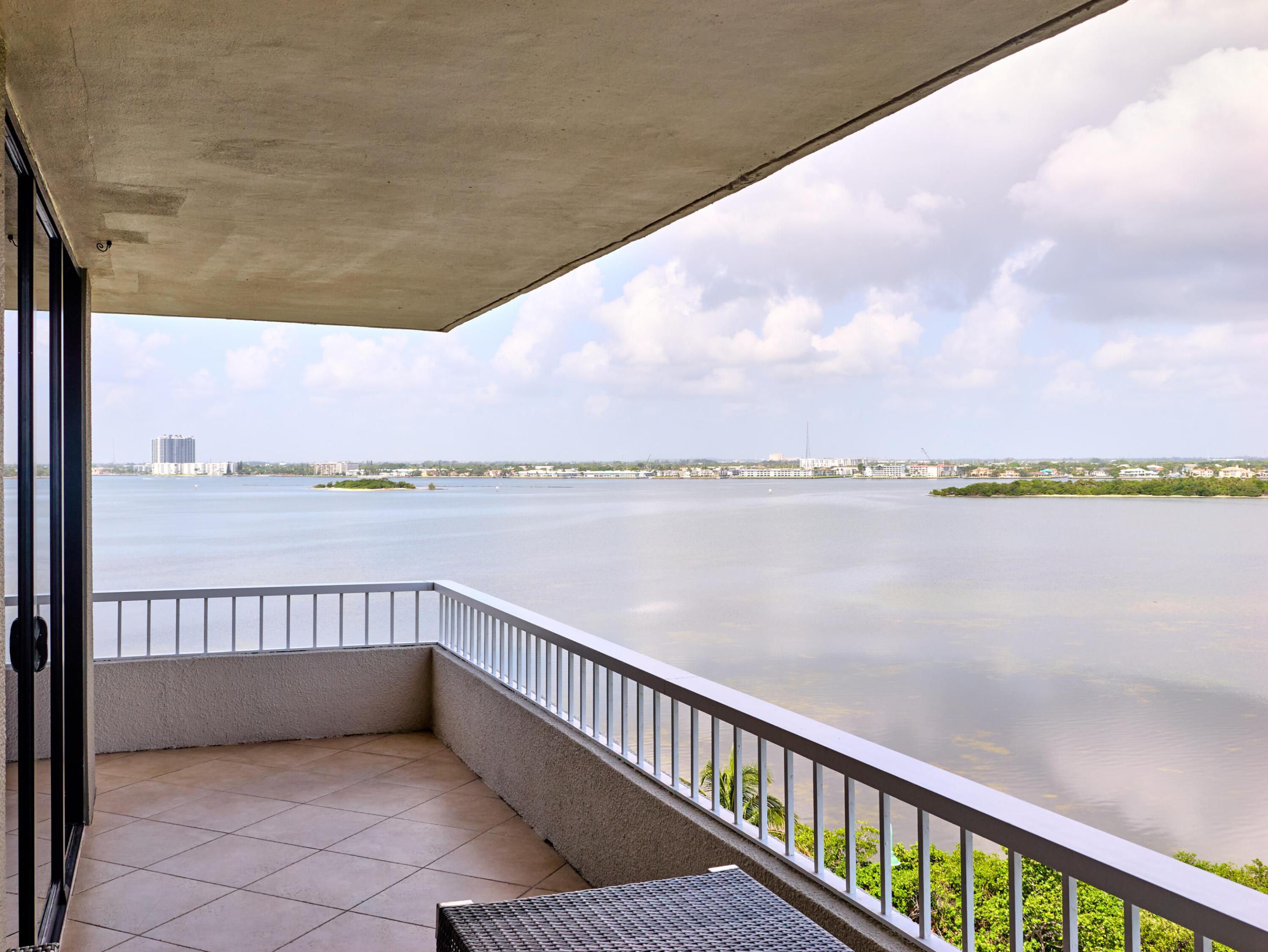 5550 N Ocean Drive 9d Property Photo 8