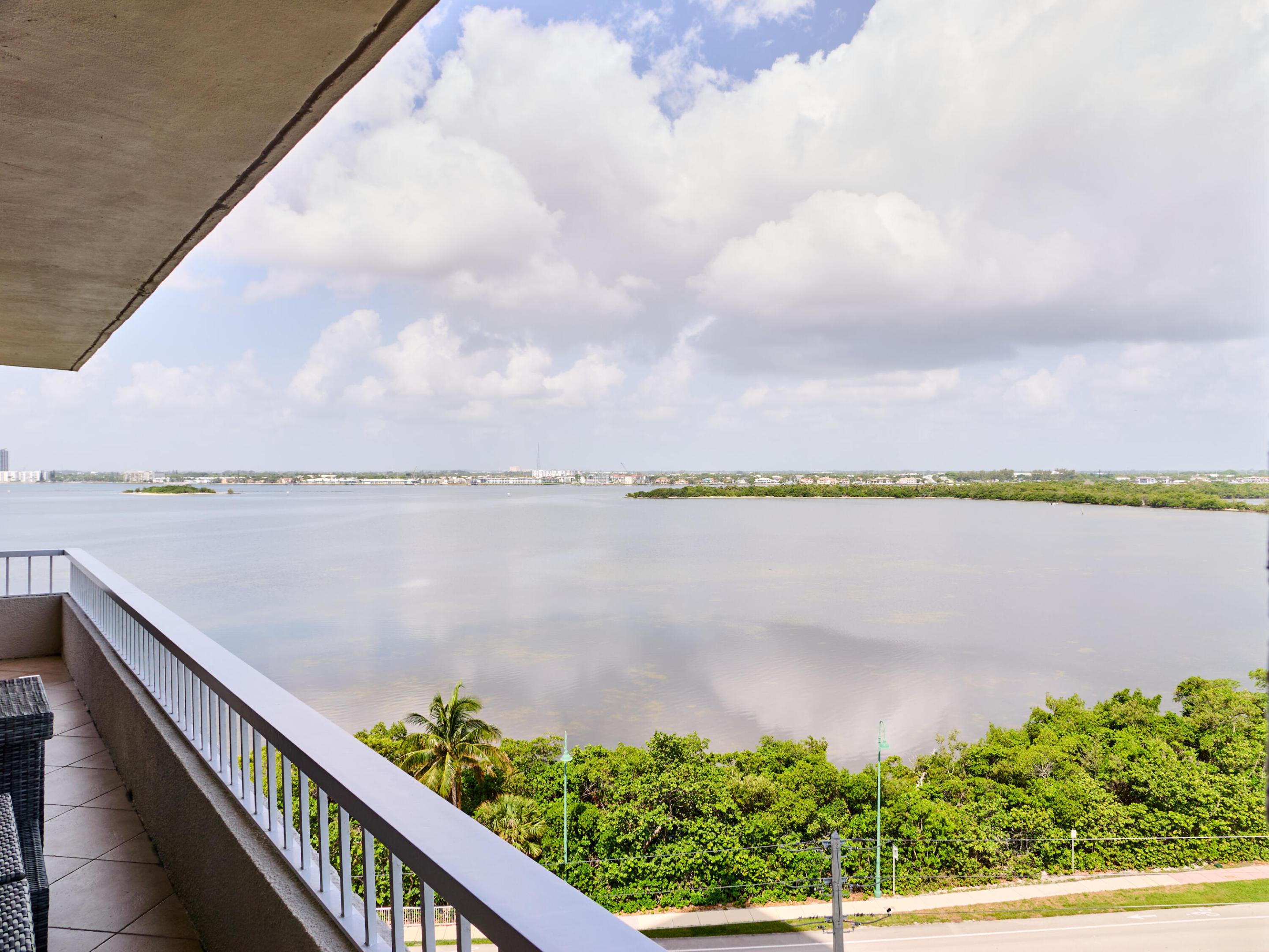 5550 N Ocean Drive 9d Property Photo 9