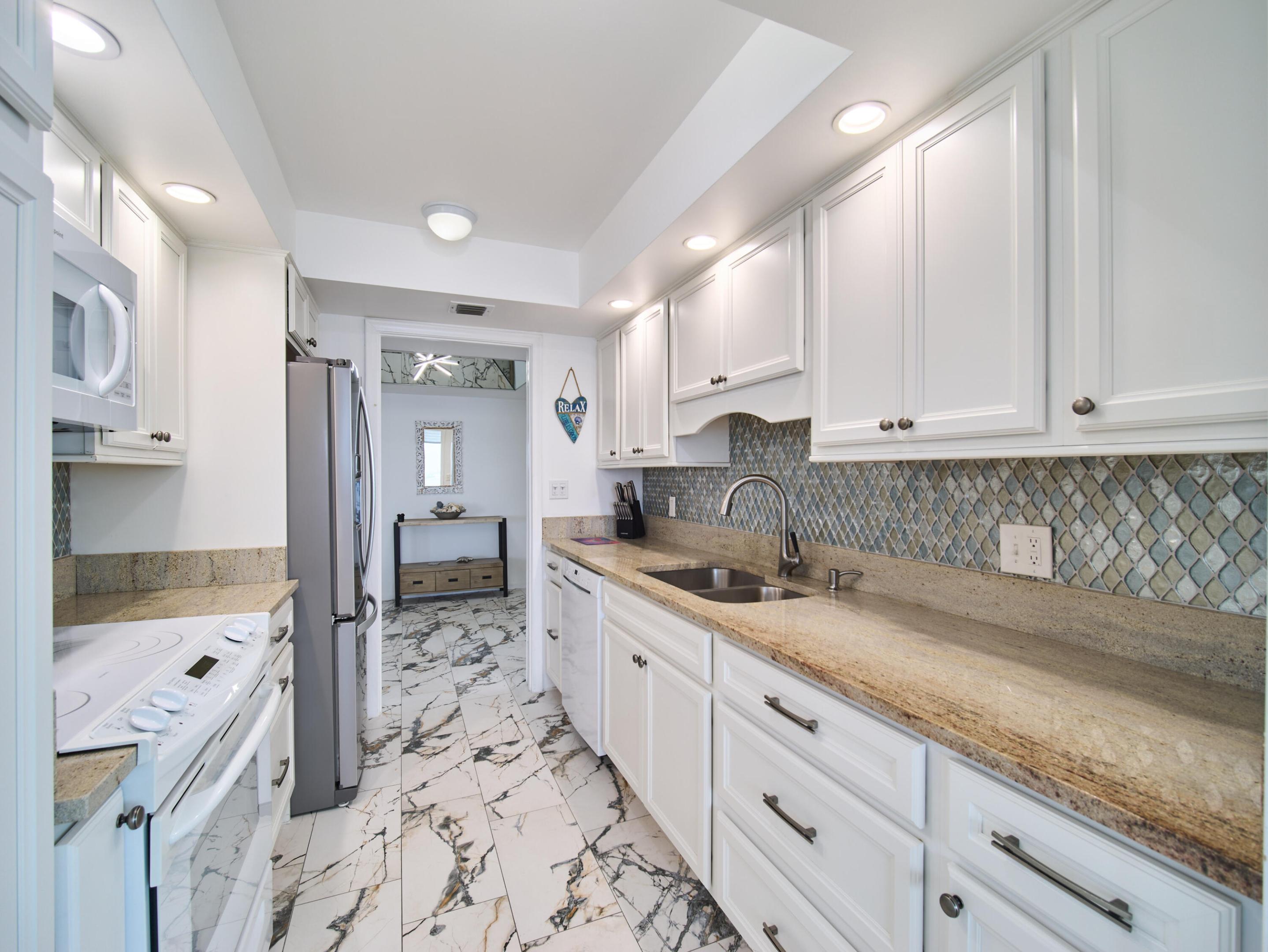 5550 N Ocean Drive 9d Property Photo 14