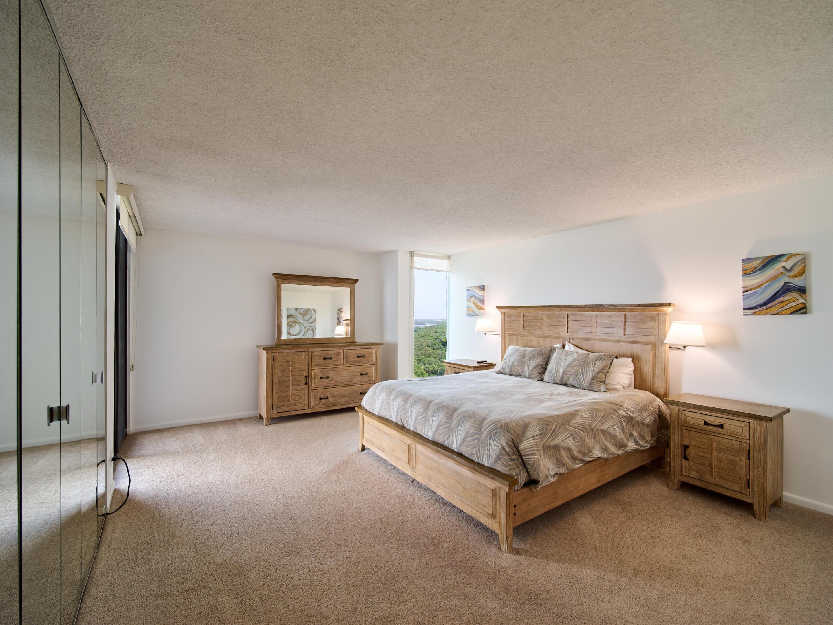 5550 N Ocean Drive 9d Property Photo 15