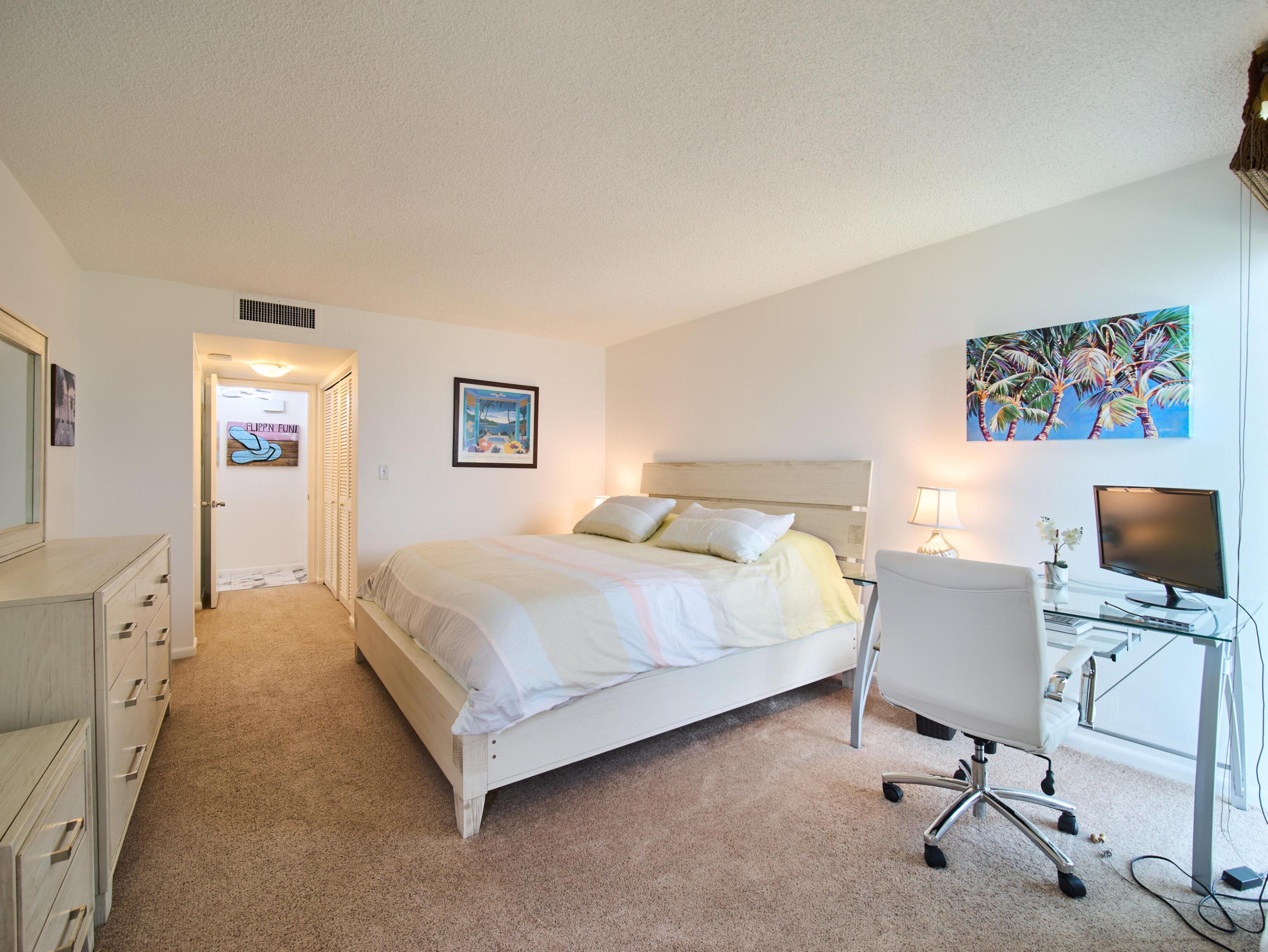 5550 N Ocean Drive 9d Property Photo 21