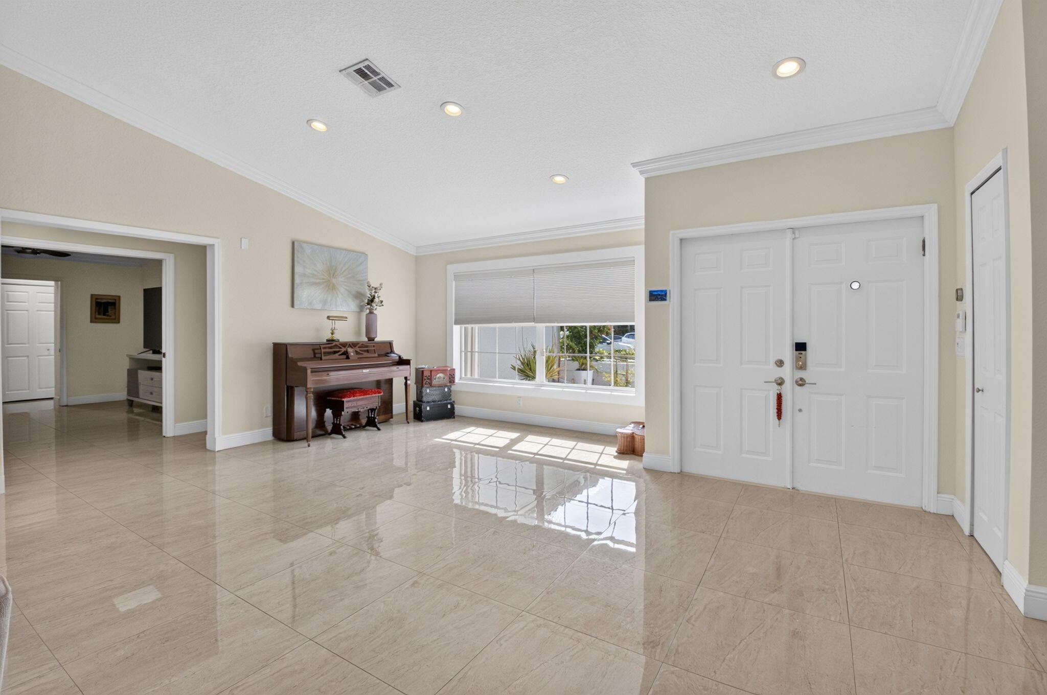 19505 Sedgefield Terrace Property Photo 4