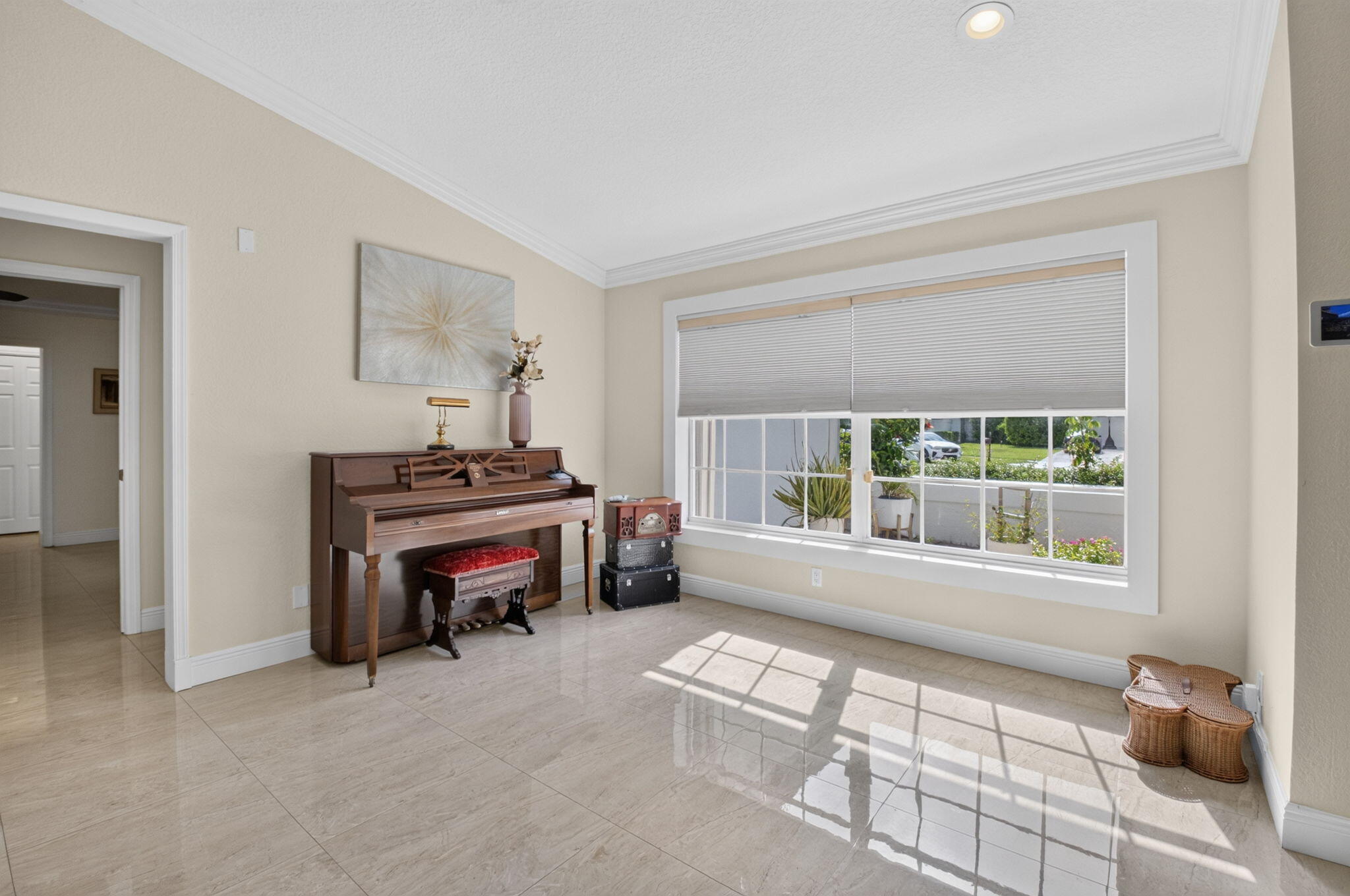 19505 Sedgefield Terrace Property Photo 6