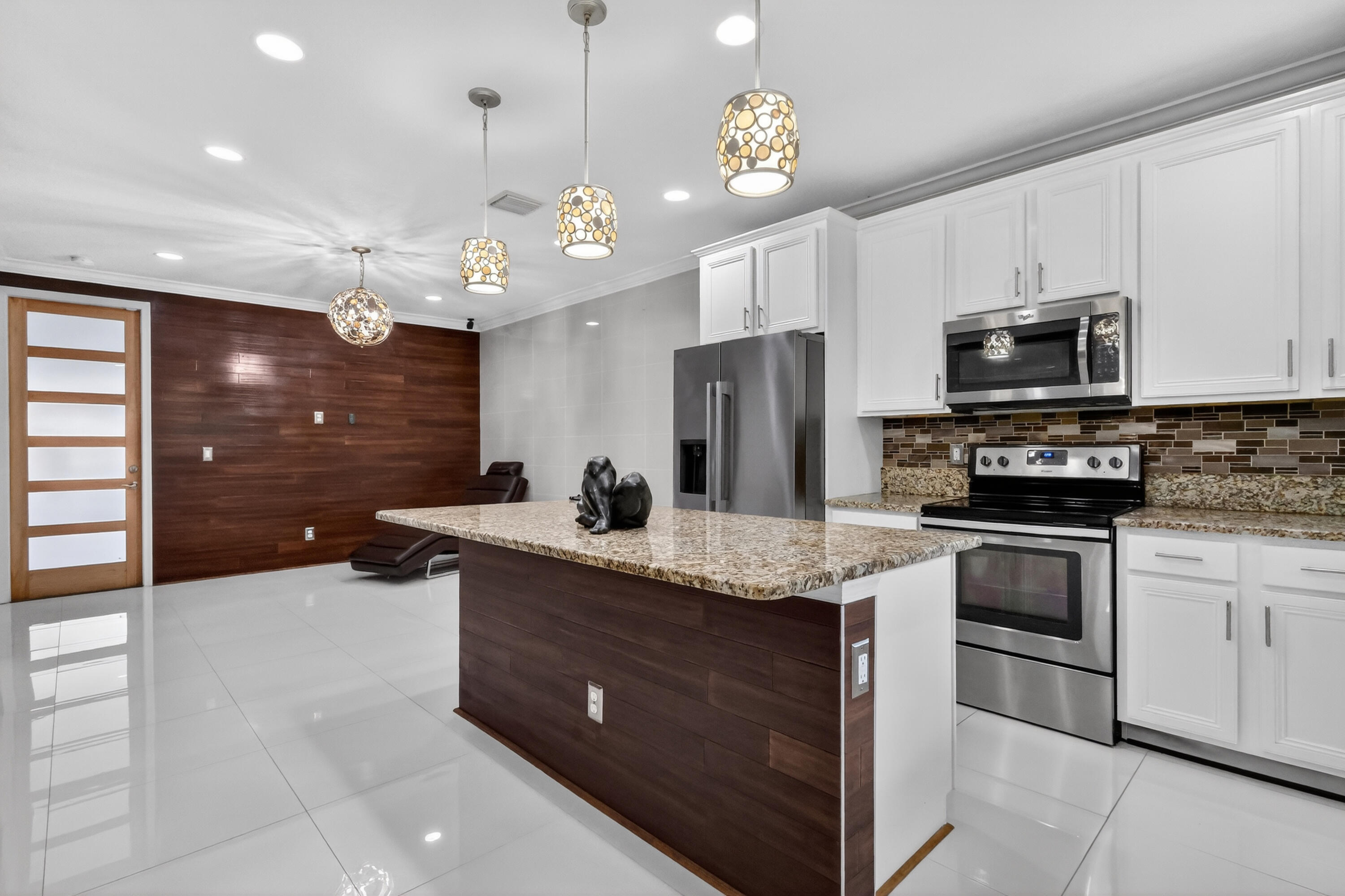 3106 Waterside Circle Property Photo 4