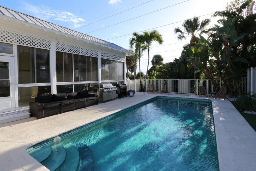 400 Seaside Lane Property Photo 4