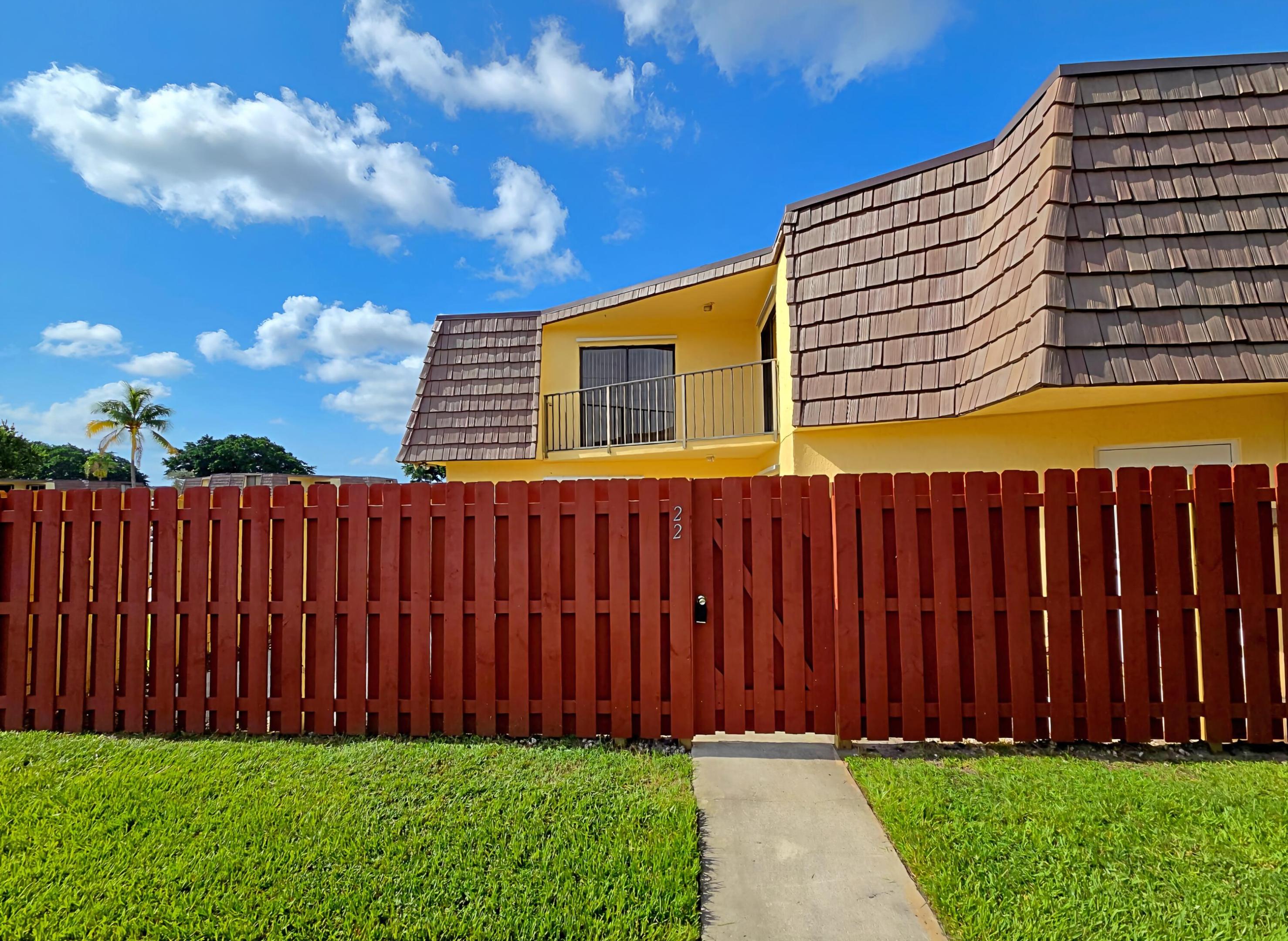 22 Springdale Circle Property Photo 2