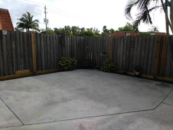 22 Springdale Circle Property Photo 5