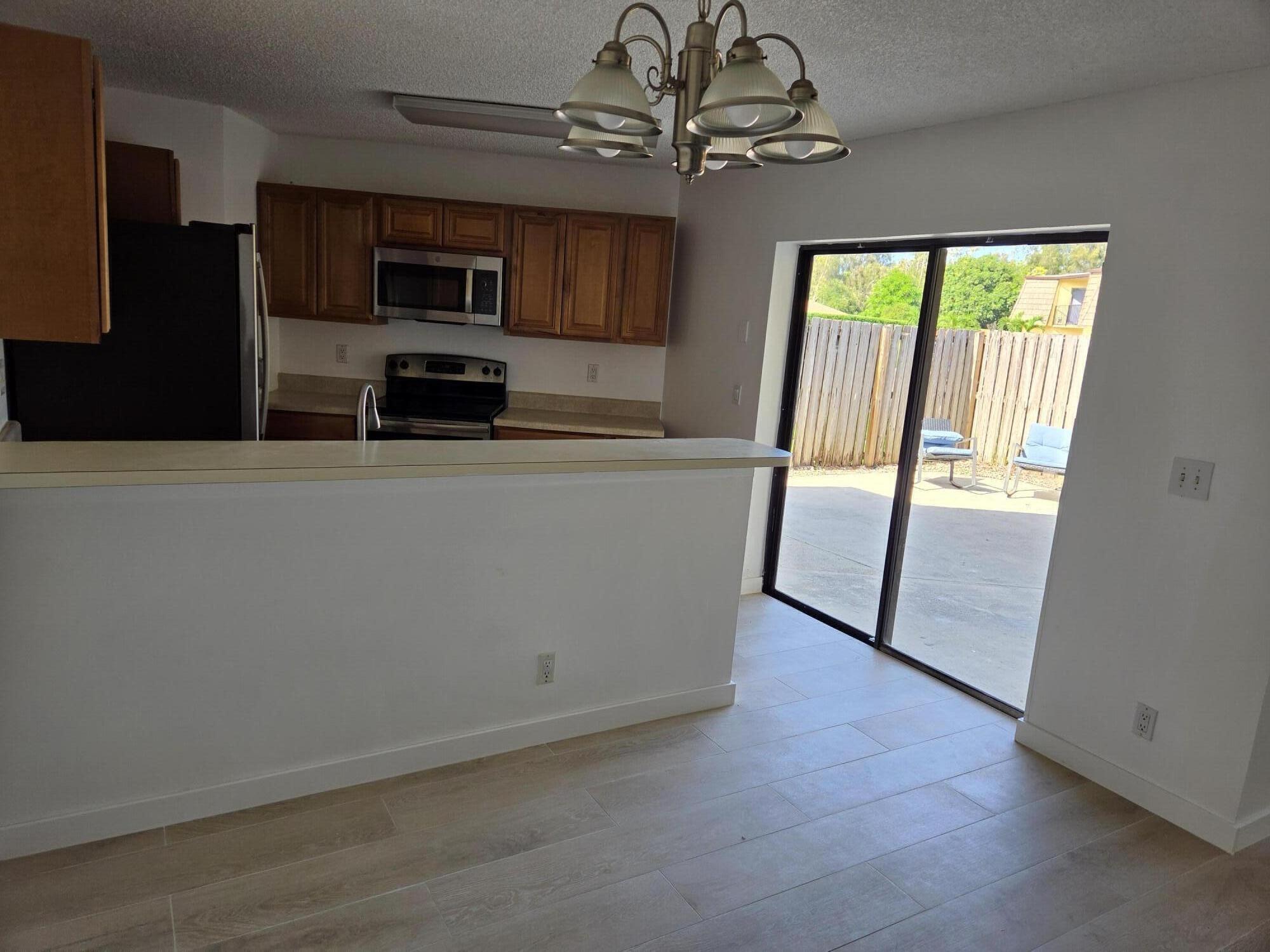 22 Springdale Circle Property Photo 10