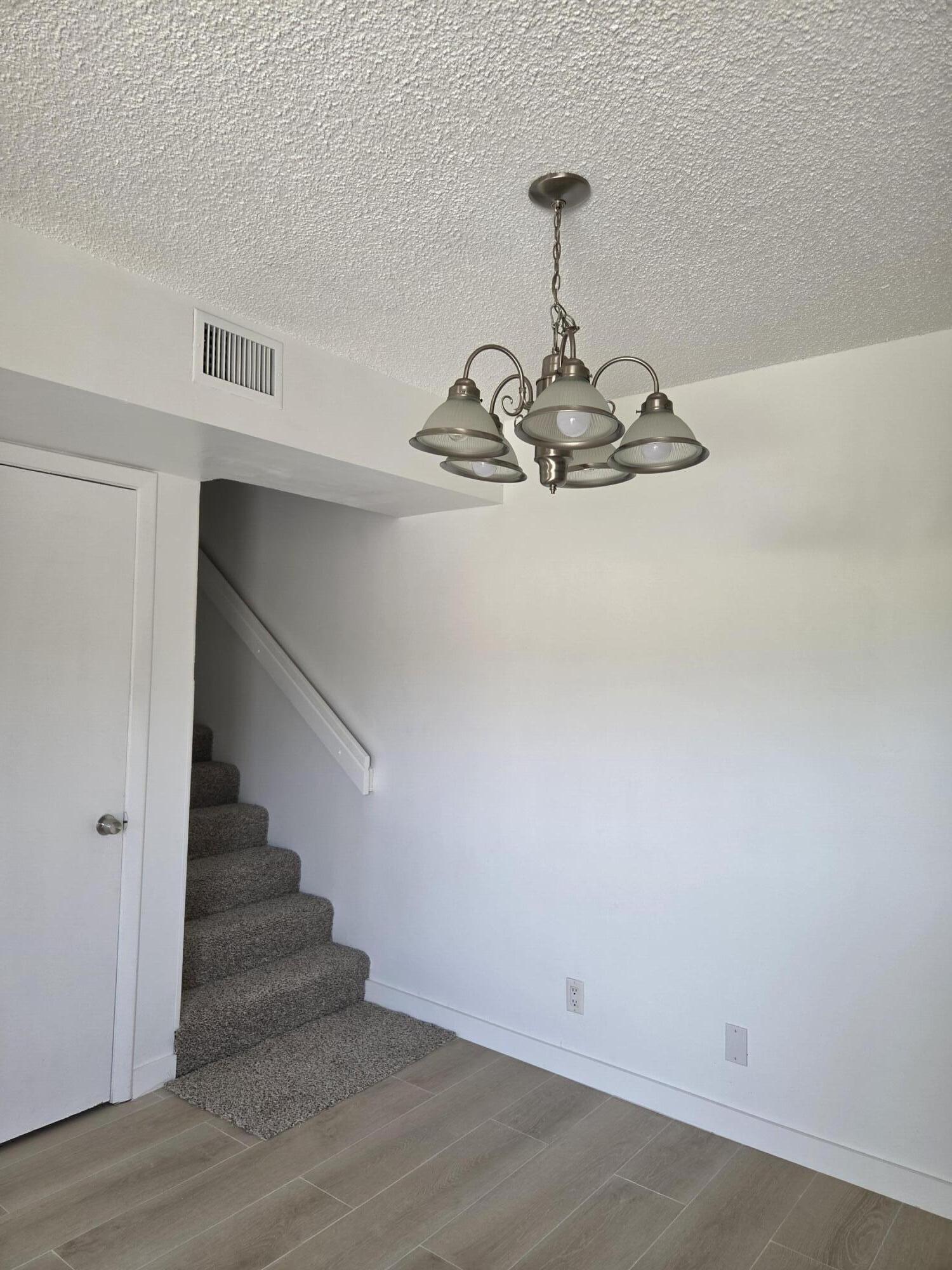 22 Springdale Circle Property Photo 14