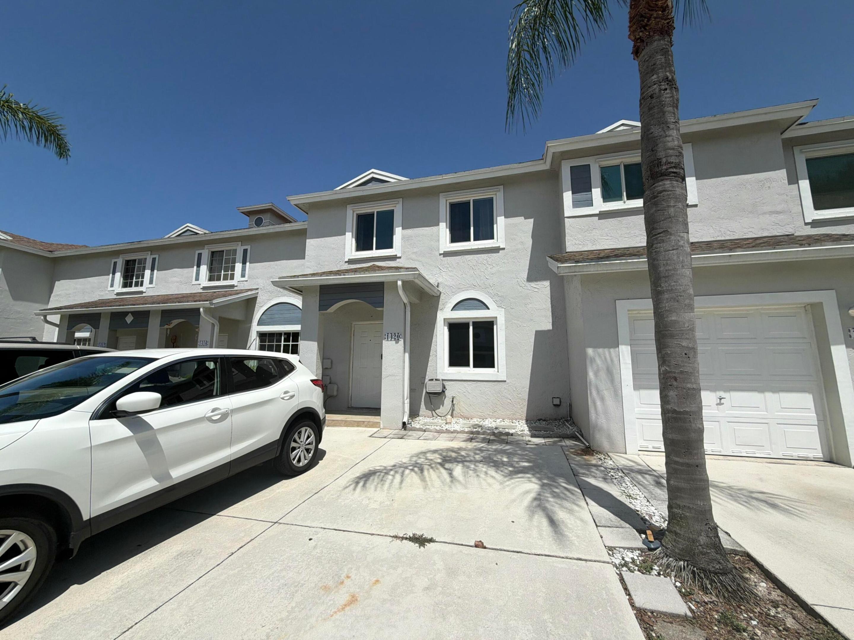 1420 SW 47TH Avenue Property Photo 1