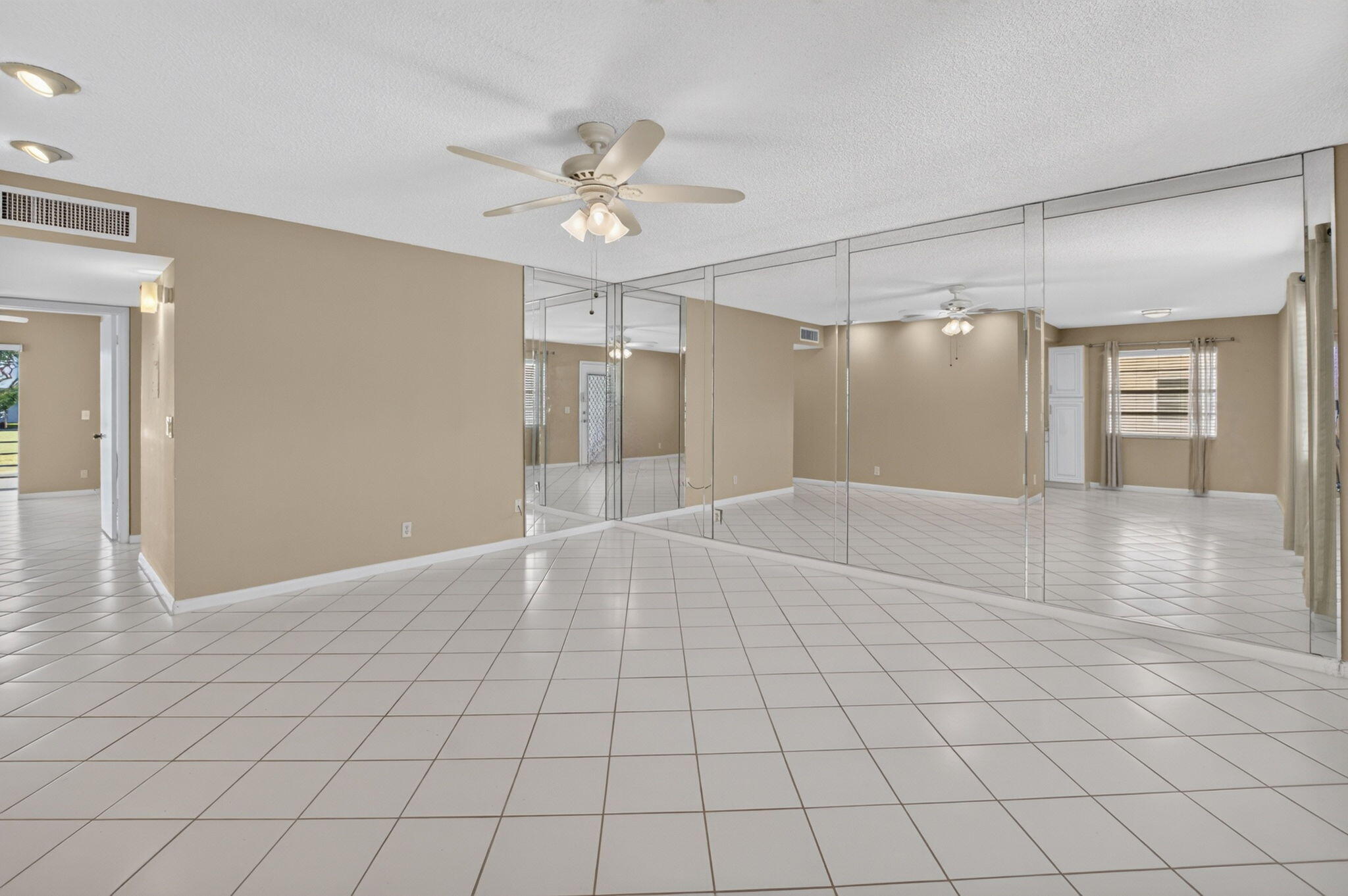 332 Capri G Property Photo 7