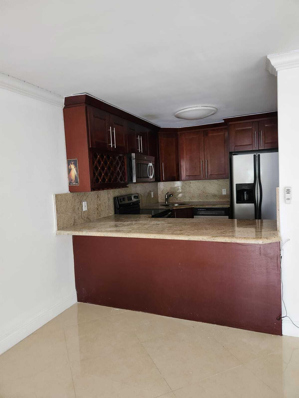 9355 Sw 8th Street 222 Property Photo 11