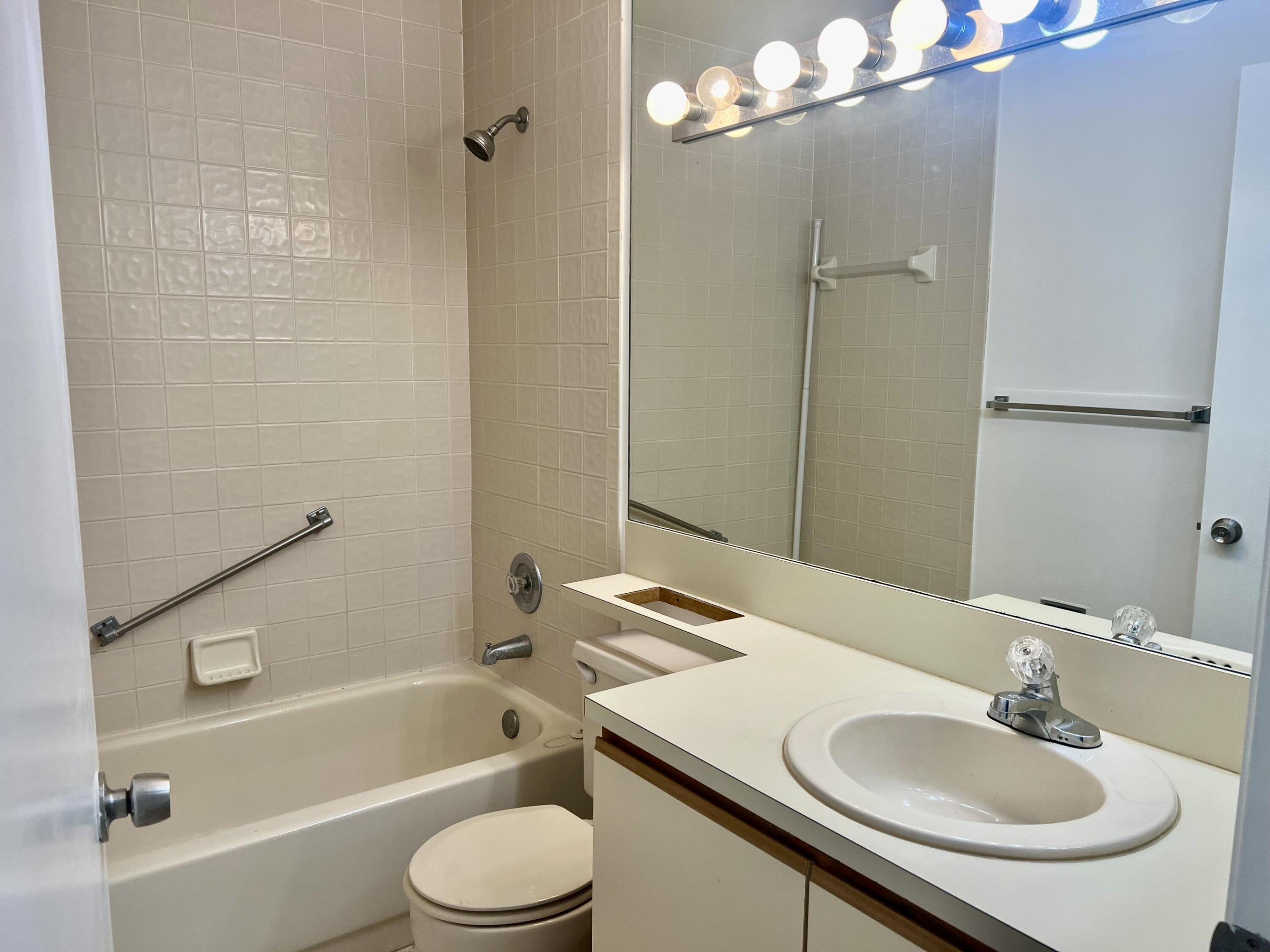 108 Half Moon Circle B3 Property Photo 20
