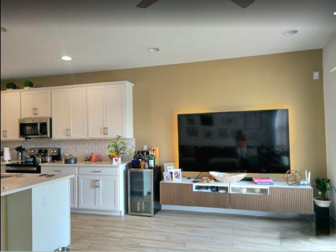 10084 Brickhill Drive Property Photo 3